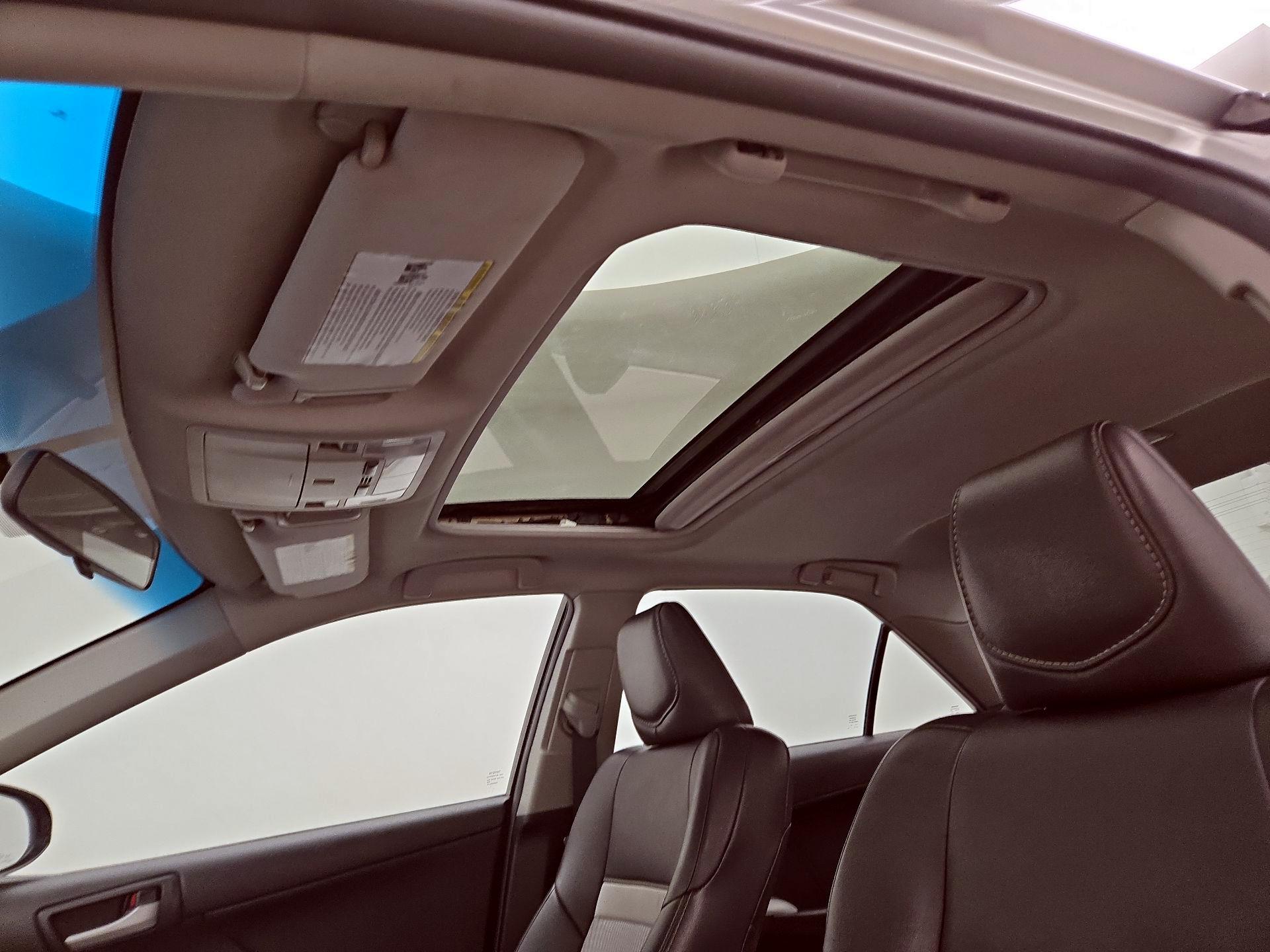 Thumbnail: 2014 Toyota Camry - 18