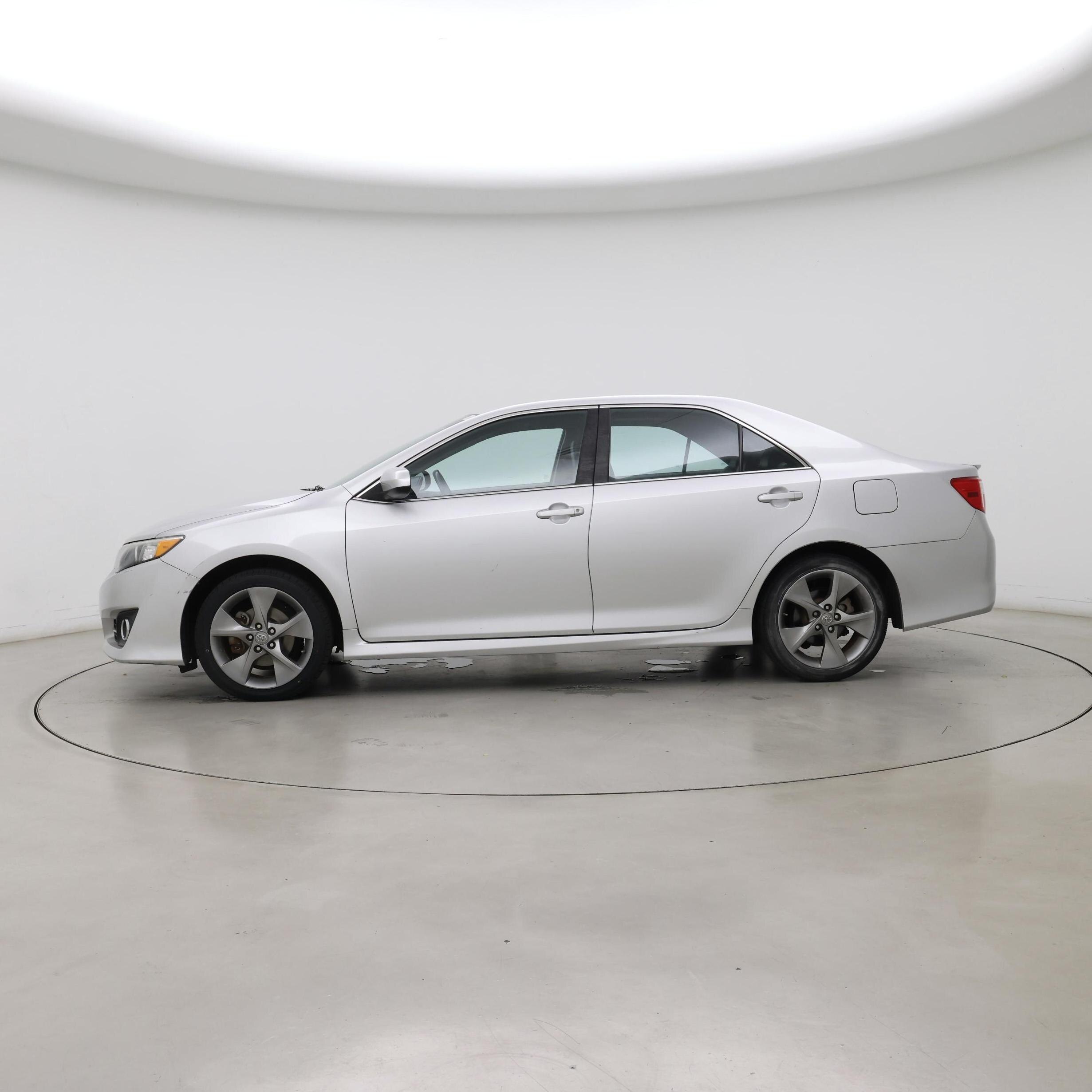 Thumbnail: 2014 Toyota Camry - 3