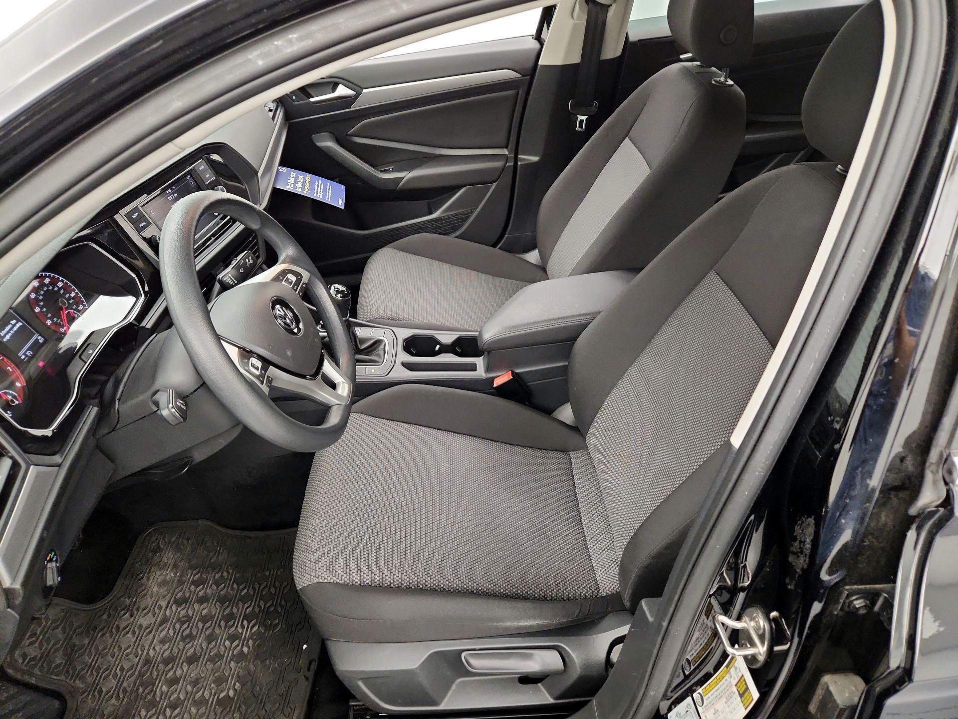 Thumbnail: 2019 Volkswagen Jetta - 11