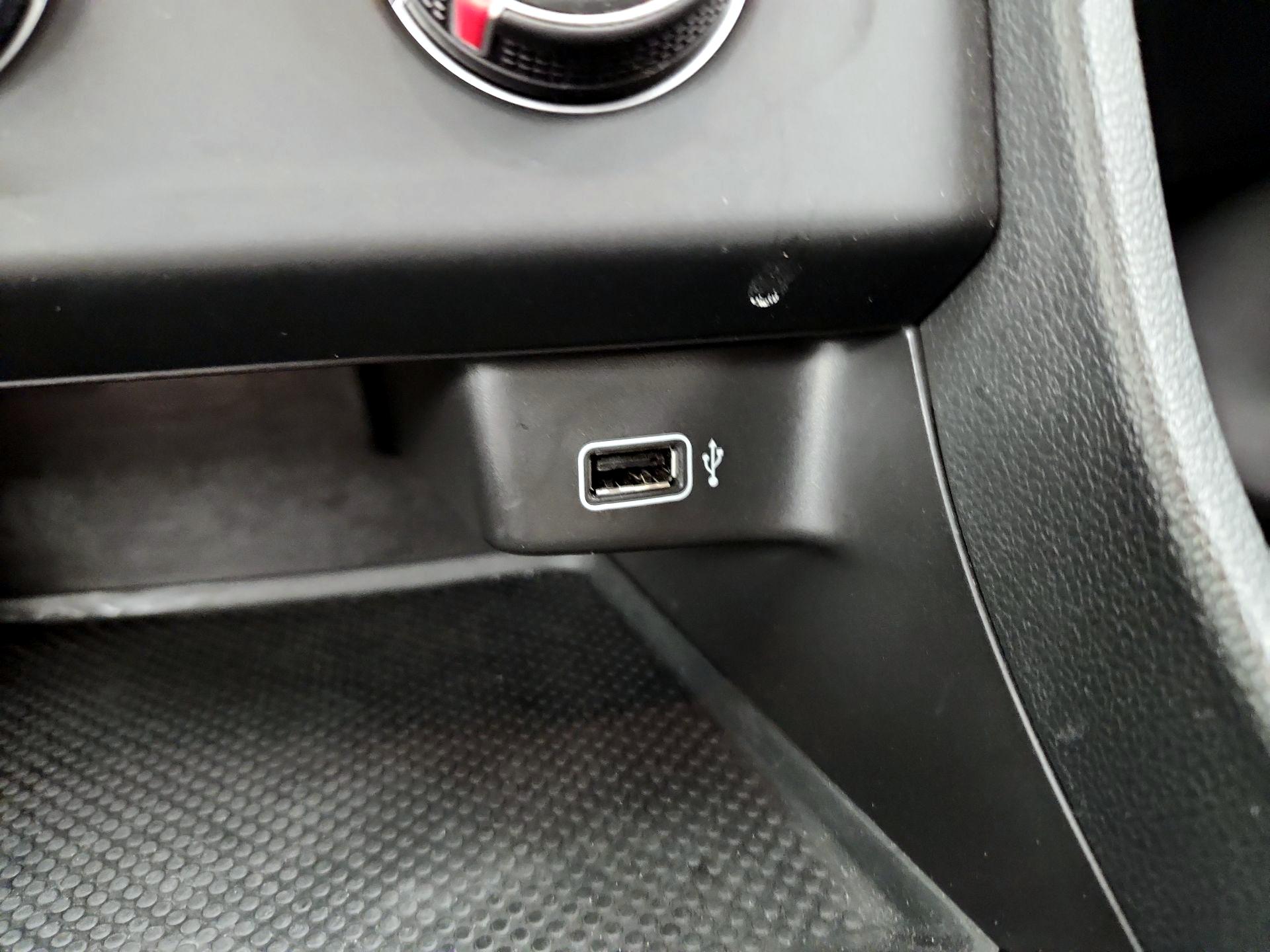 Thumbnail: 2019 Volkswagen Jetta - 18