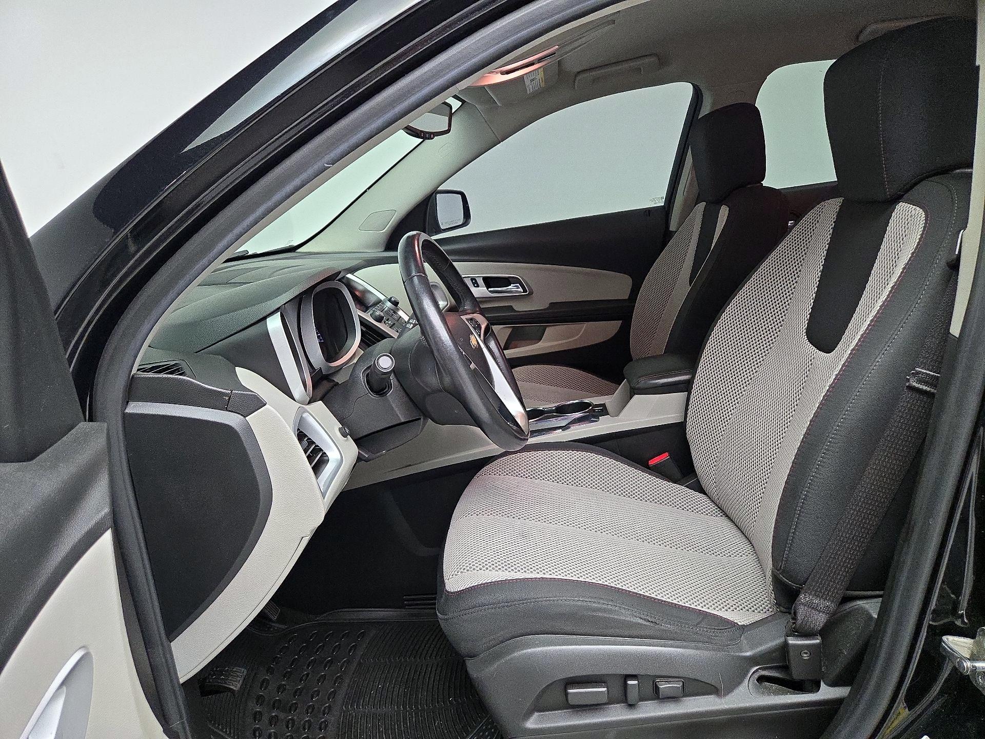 Thumbnail: 2017 Chevrolet Equinox - 11