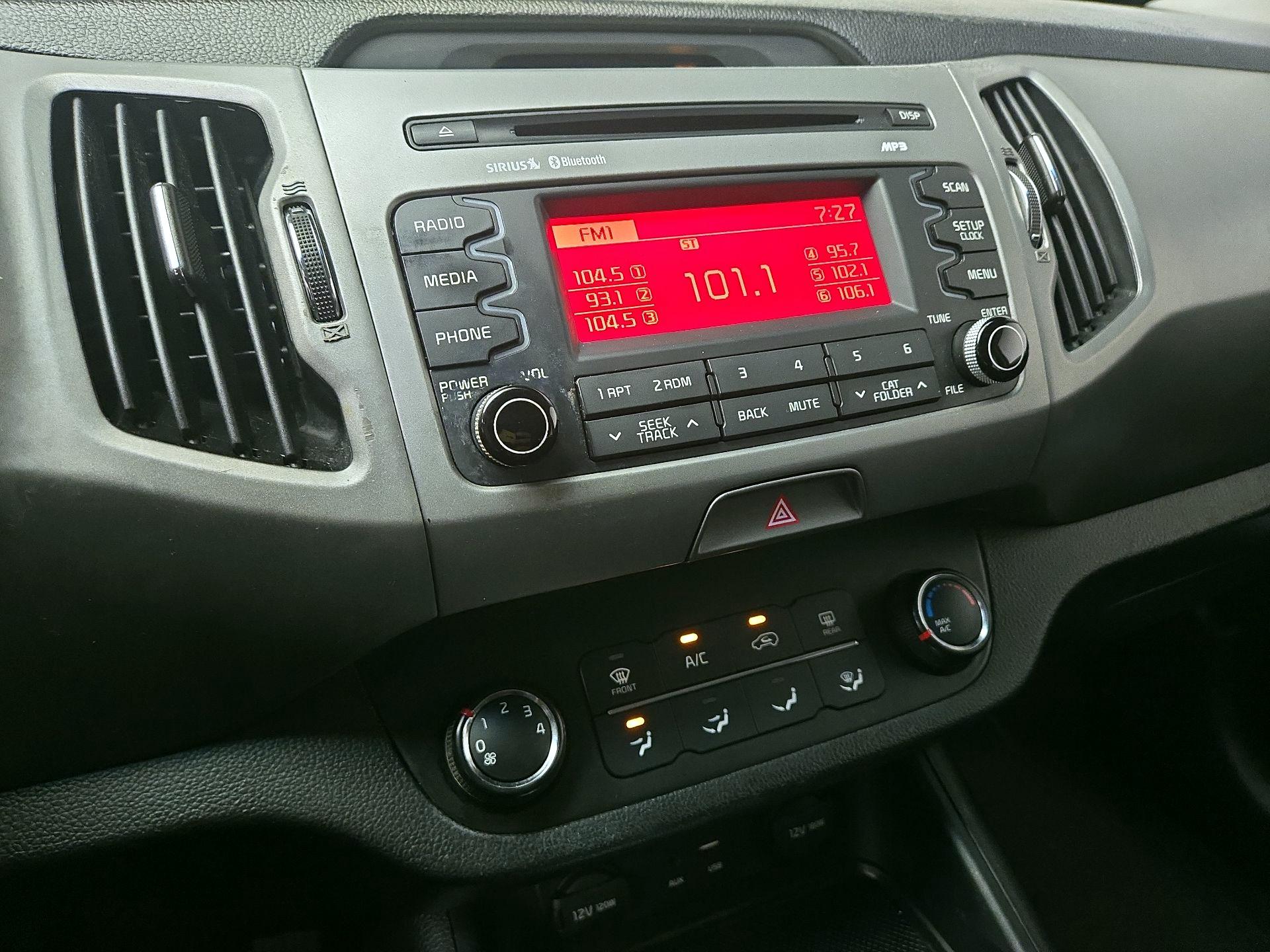 Thumbnail: 2015 Kia Sportage - 15