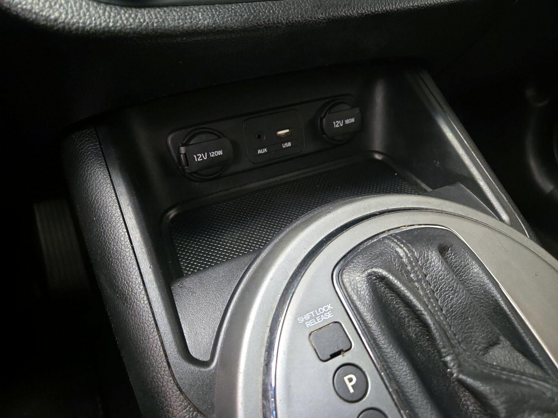 Thumbnail: 2015 Kia Sportage - 17