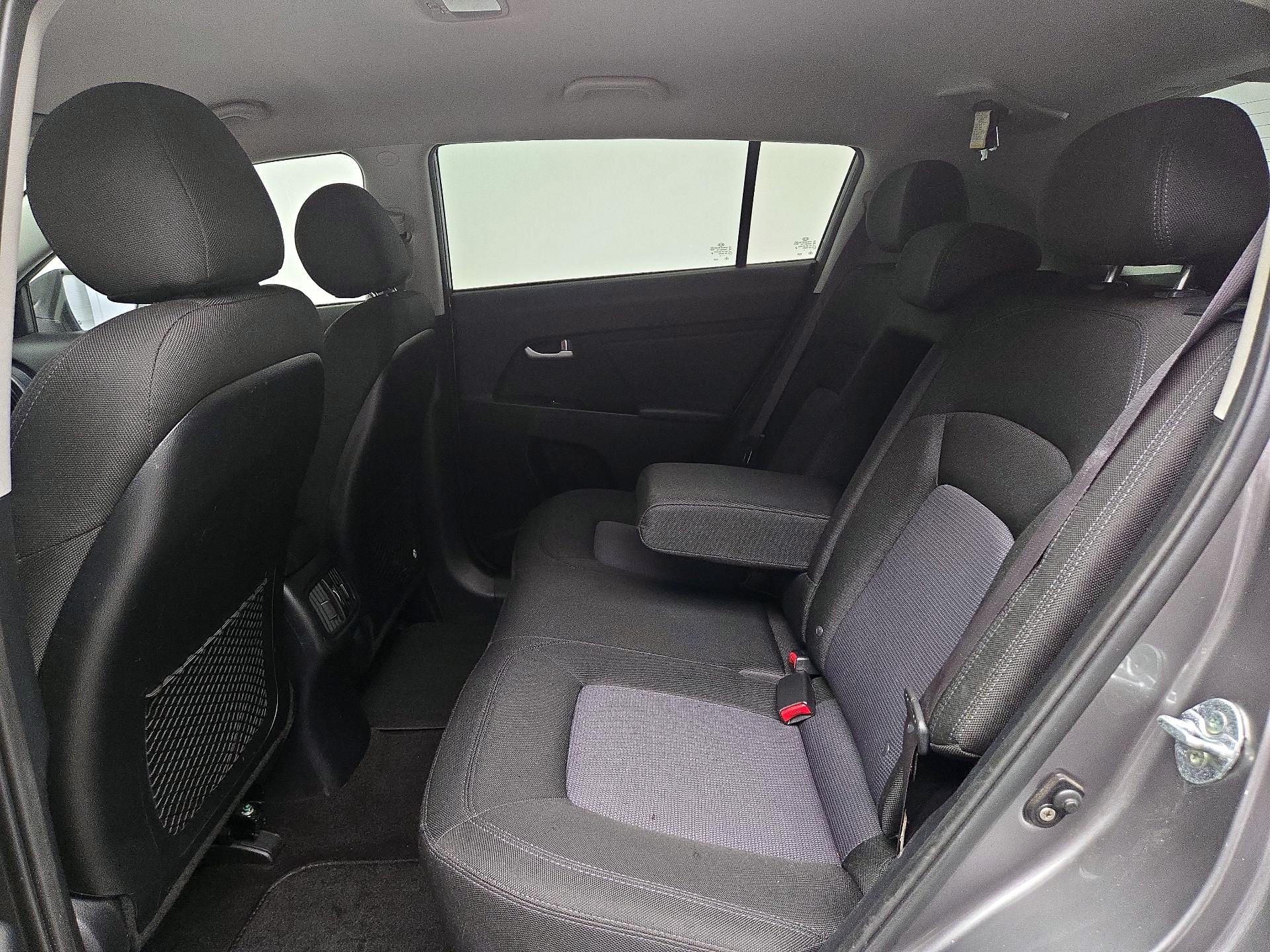 Thumbnail: 2015 Kia Sportage - 18
