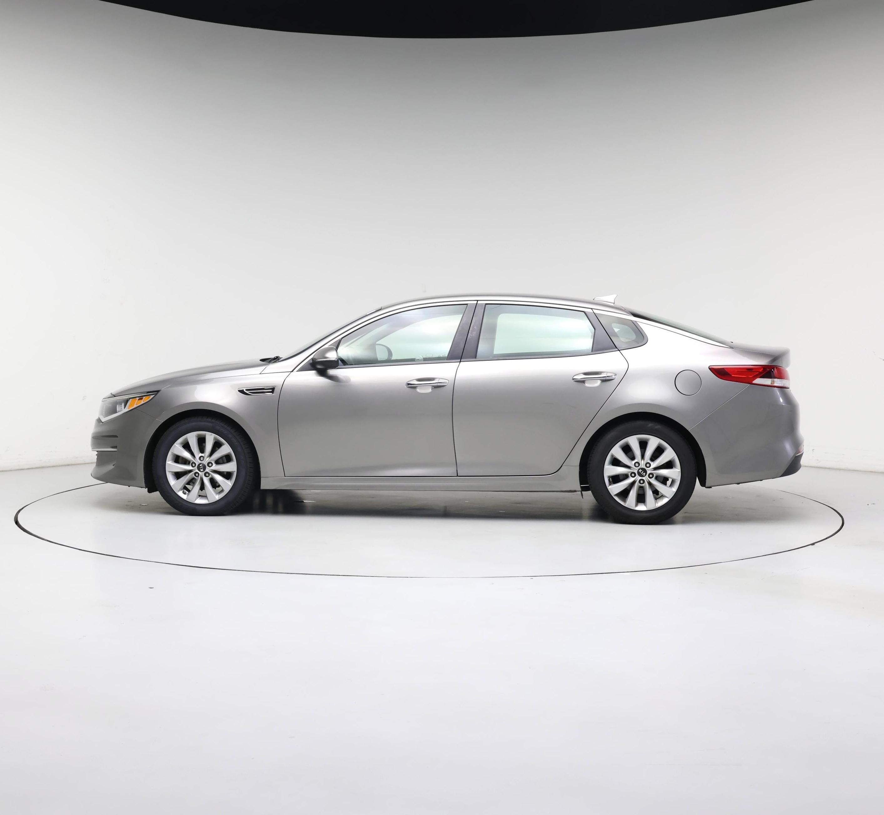 Thumbnail: 2016 Kia Optima - 3