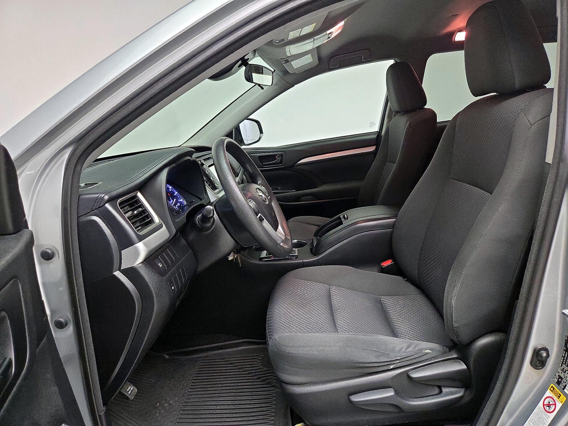 Thumbnail: 2017 Toyota Highlander - 11