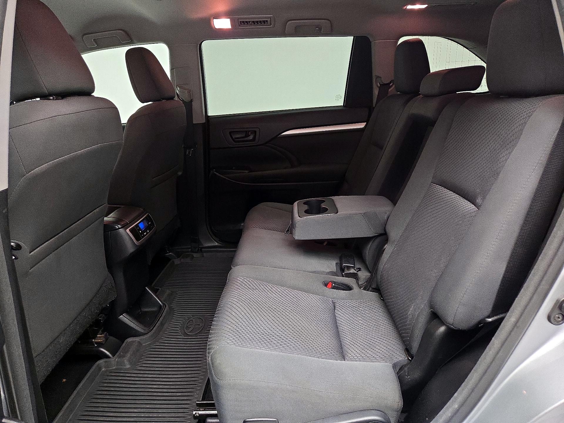 Thumbnail: 2017 Toyota Highlander - 19