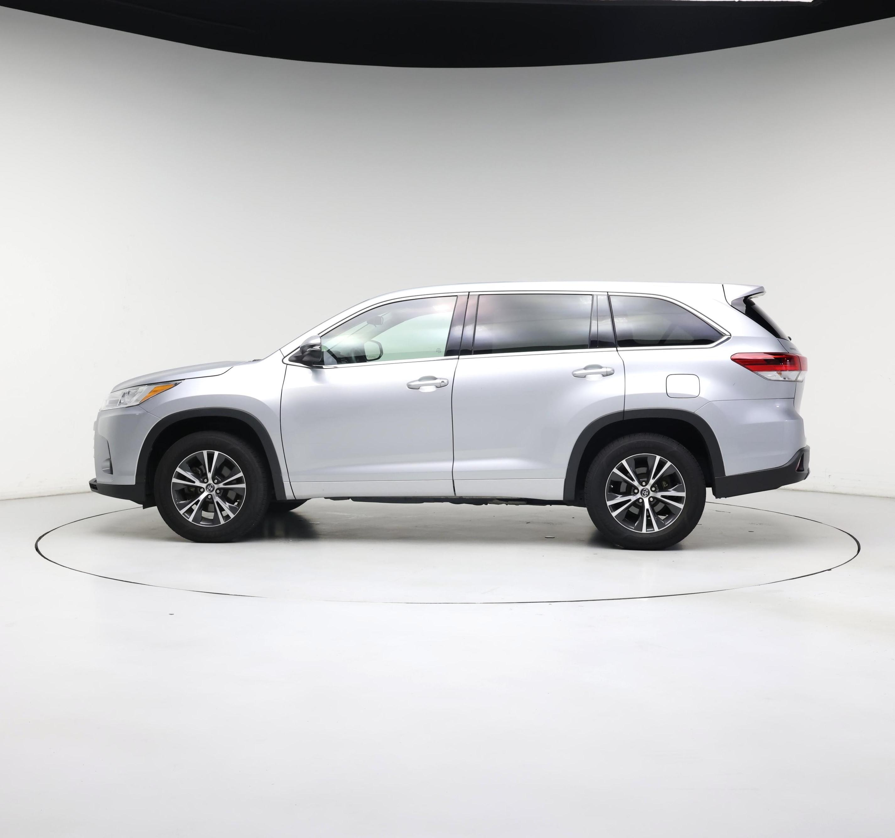 Thumbnail: 2017 Toyota Highlander - 3