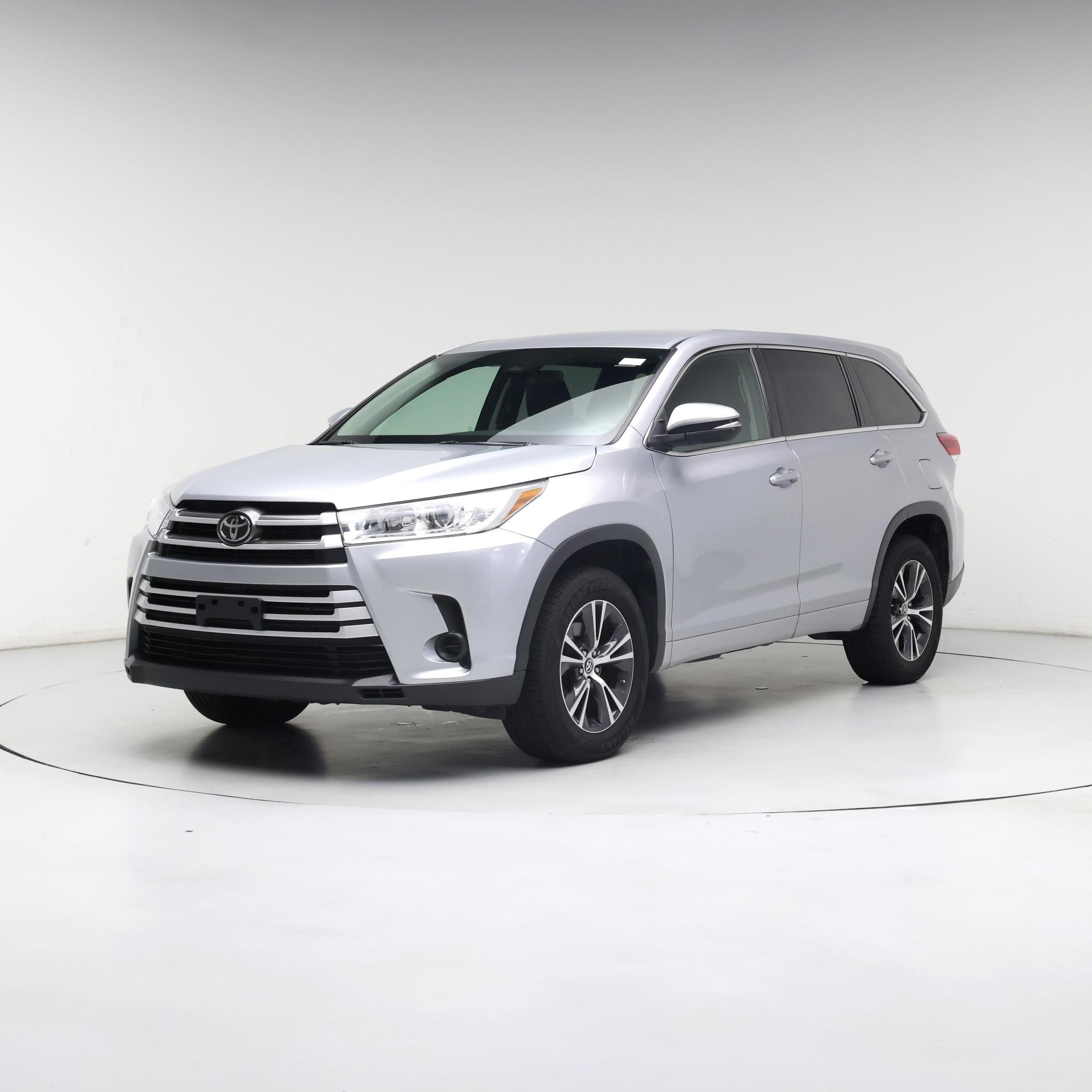 Thumbnail: 2017 Toyota Highlander - 4