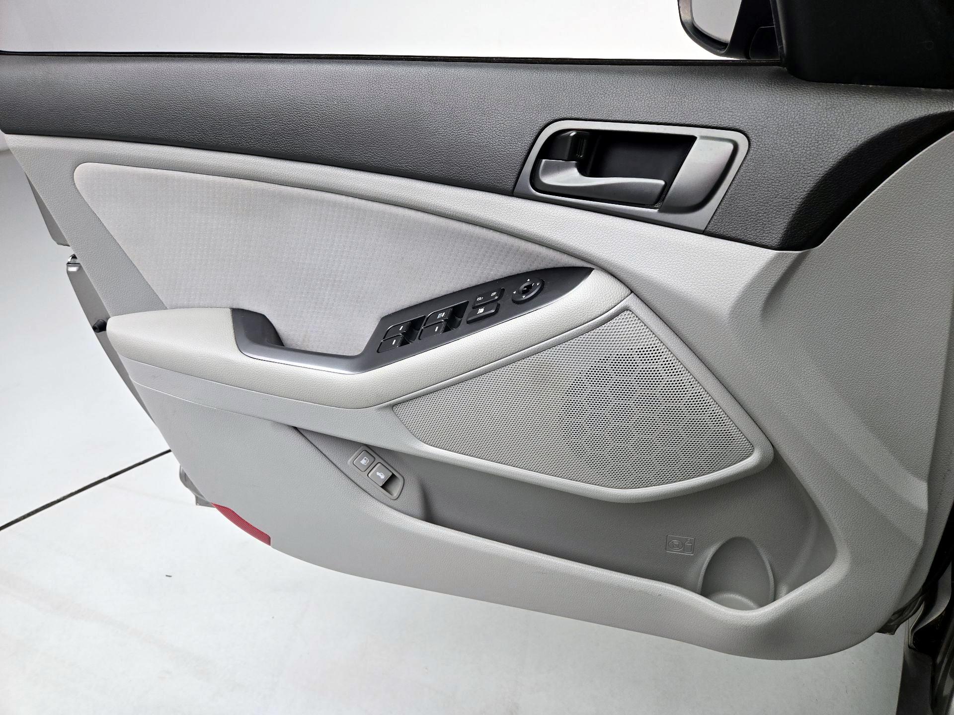 Thumbnail: 2015 Kia Optima - 12