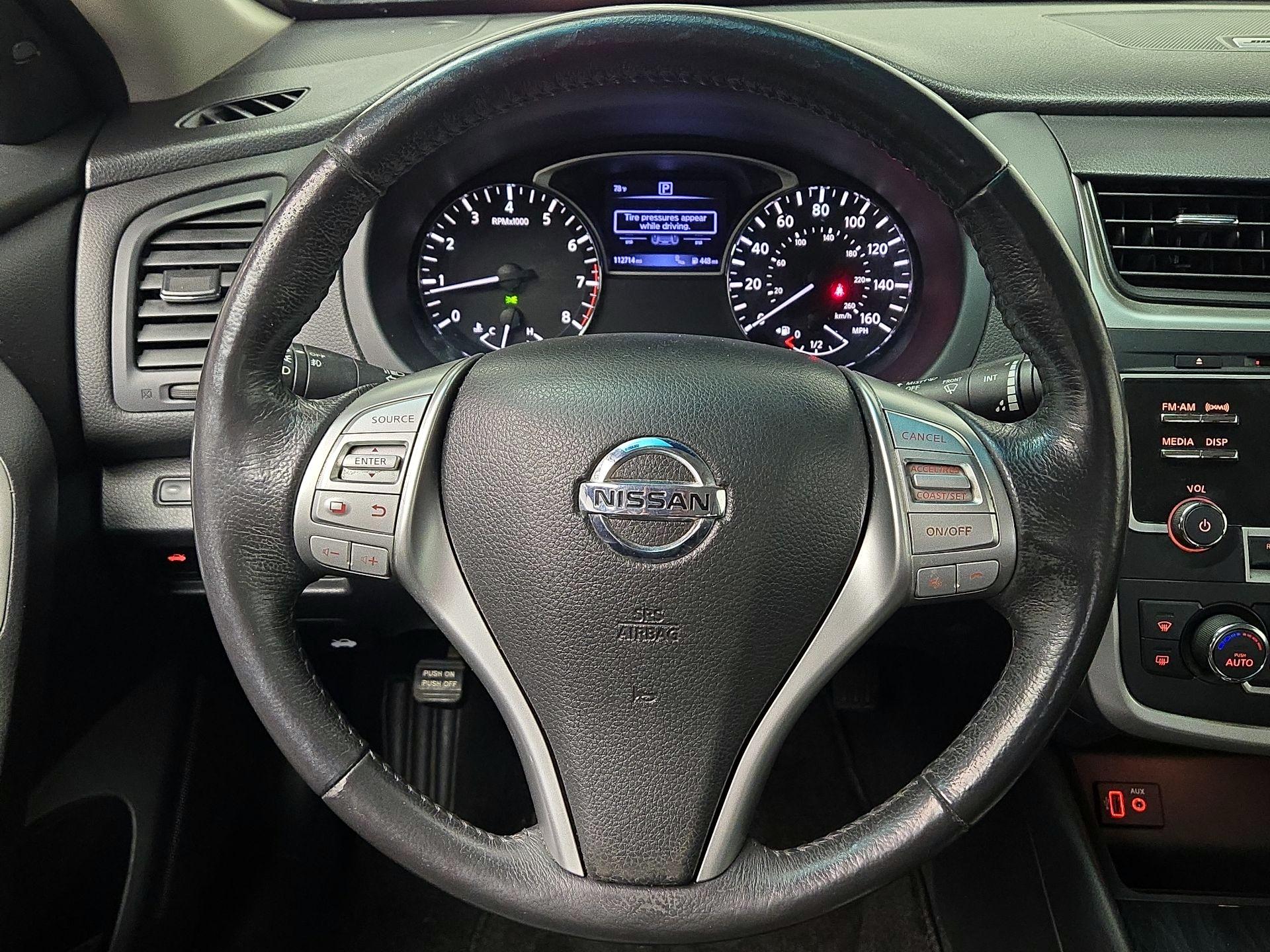 Thumbnail: 2017 Nissan Altima - 10