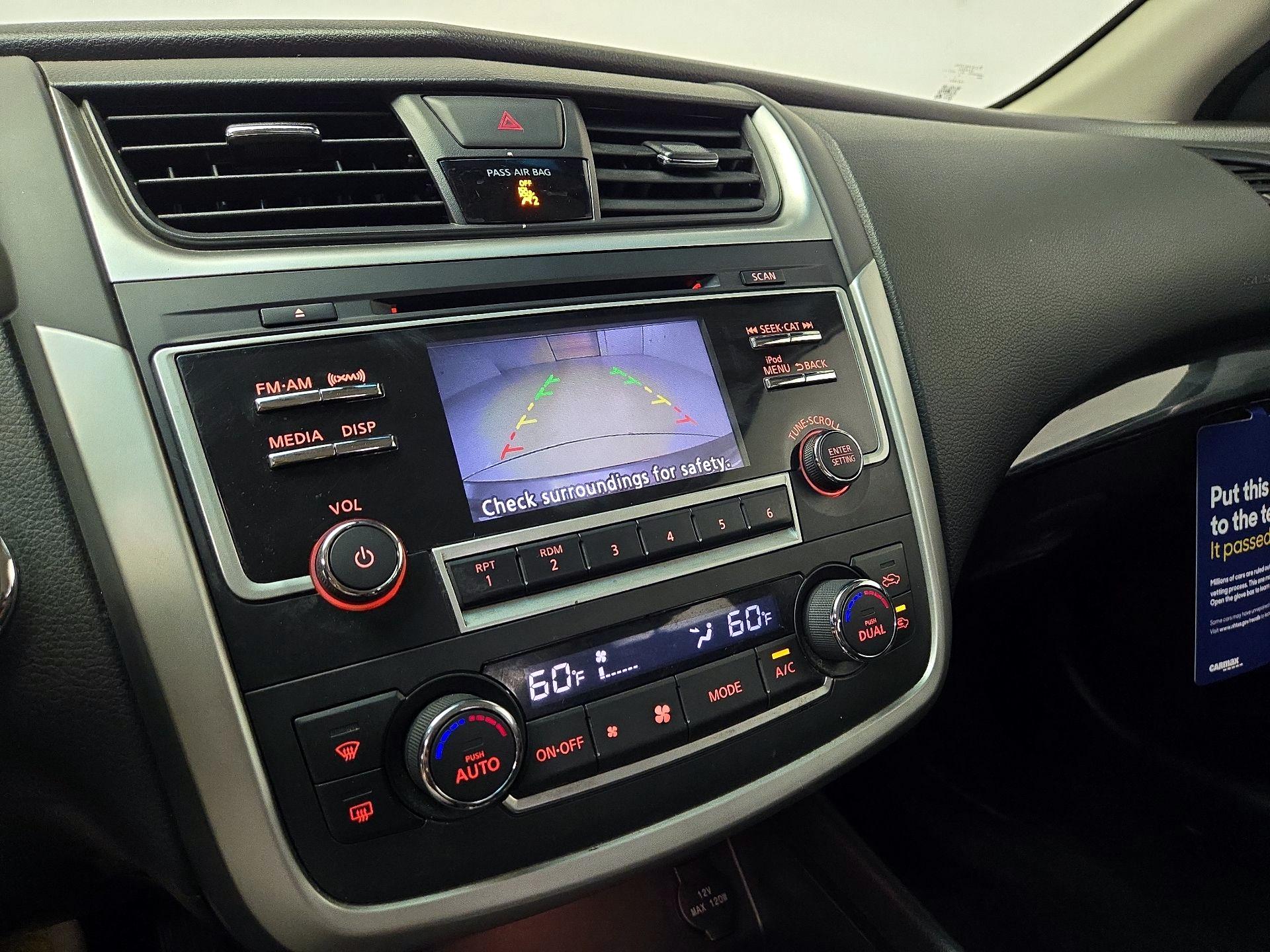 Thumbnail: 2017 Nissan Altima - 14