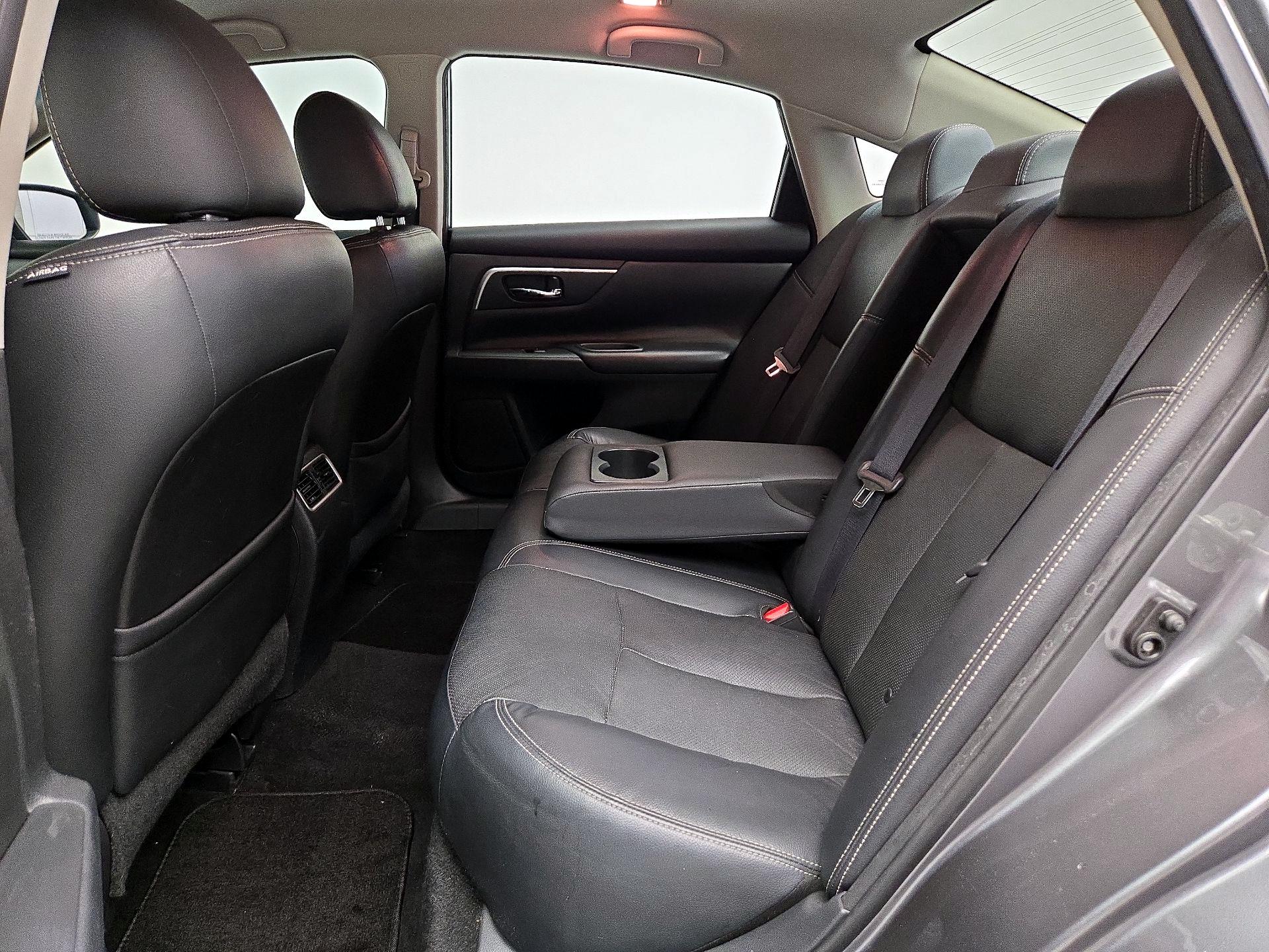 Thumbnail: 2017 Nissan Altima - 19