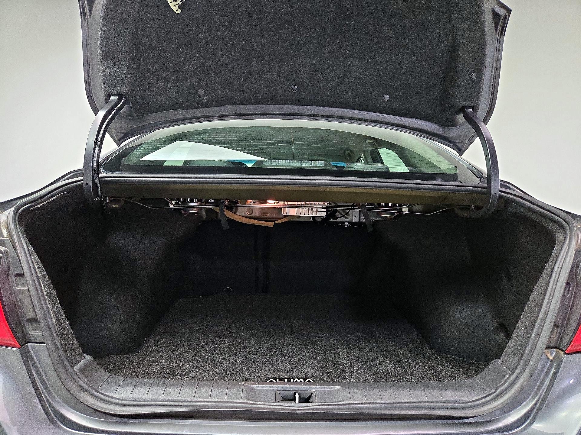 Thumbnail: 2017 Nissan Altima - 20