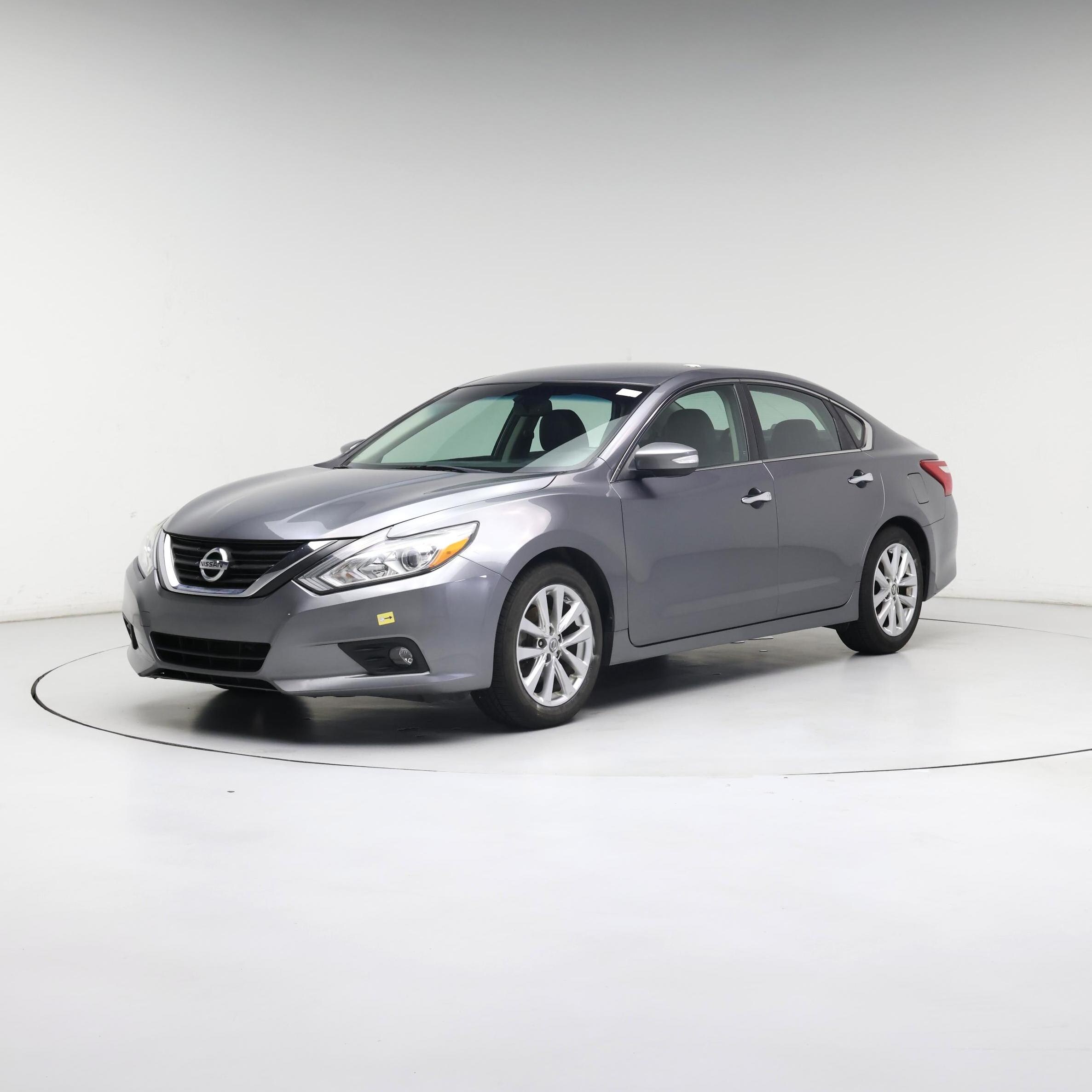 Thumbnail: 2017 Nissan Altima - 4