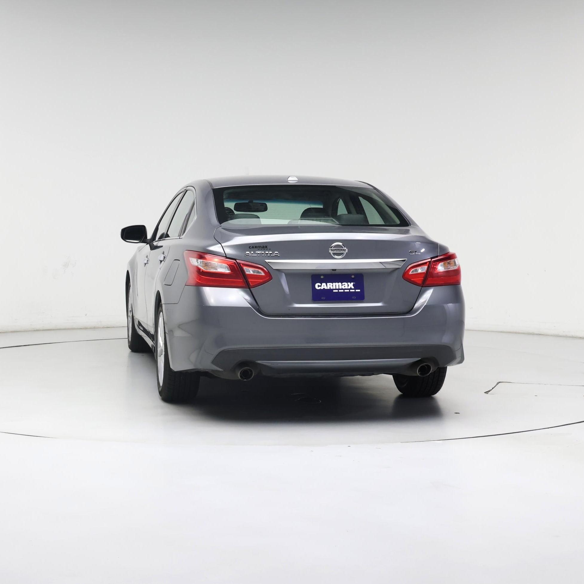 Thumbnail: 2017 Nissan Altima - 6