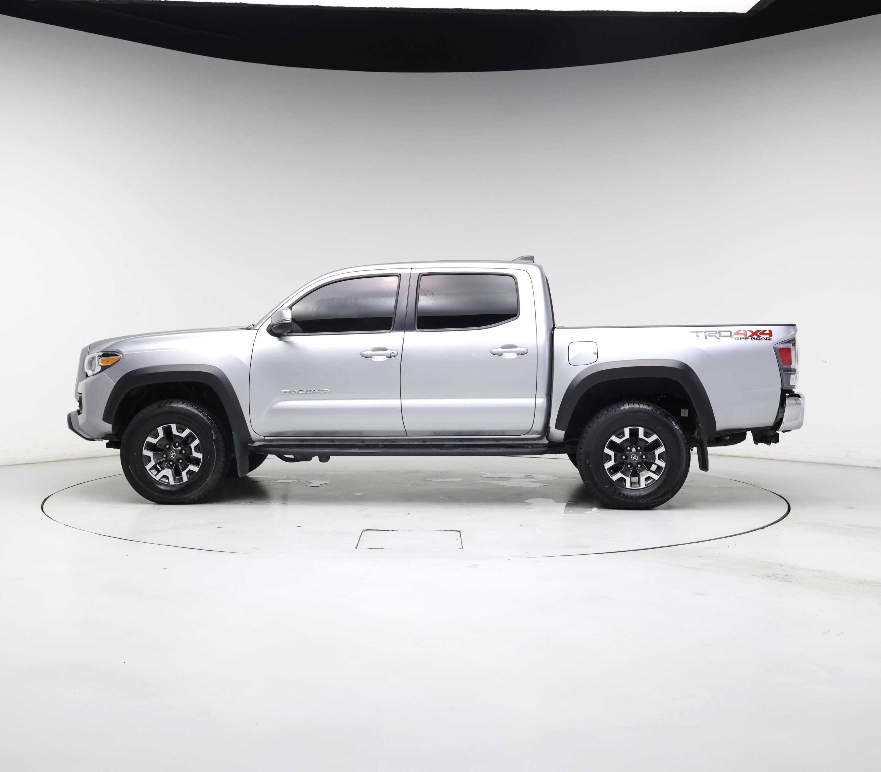 Thumbnail: 2022 Toyota Tacoma - 3