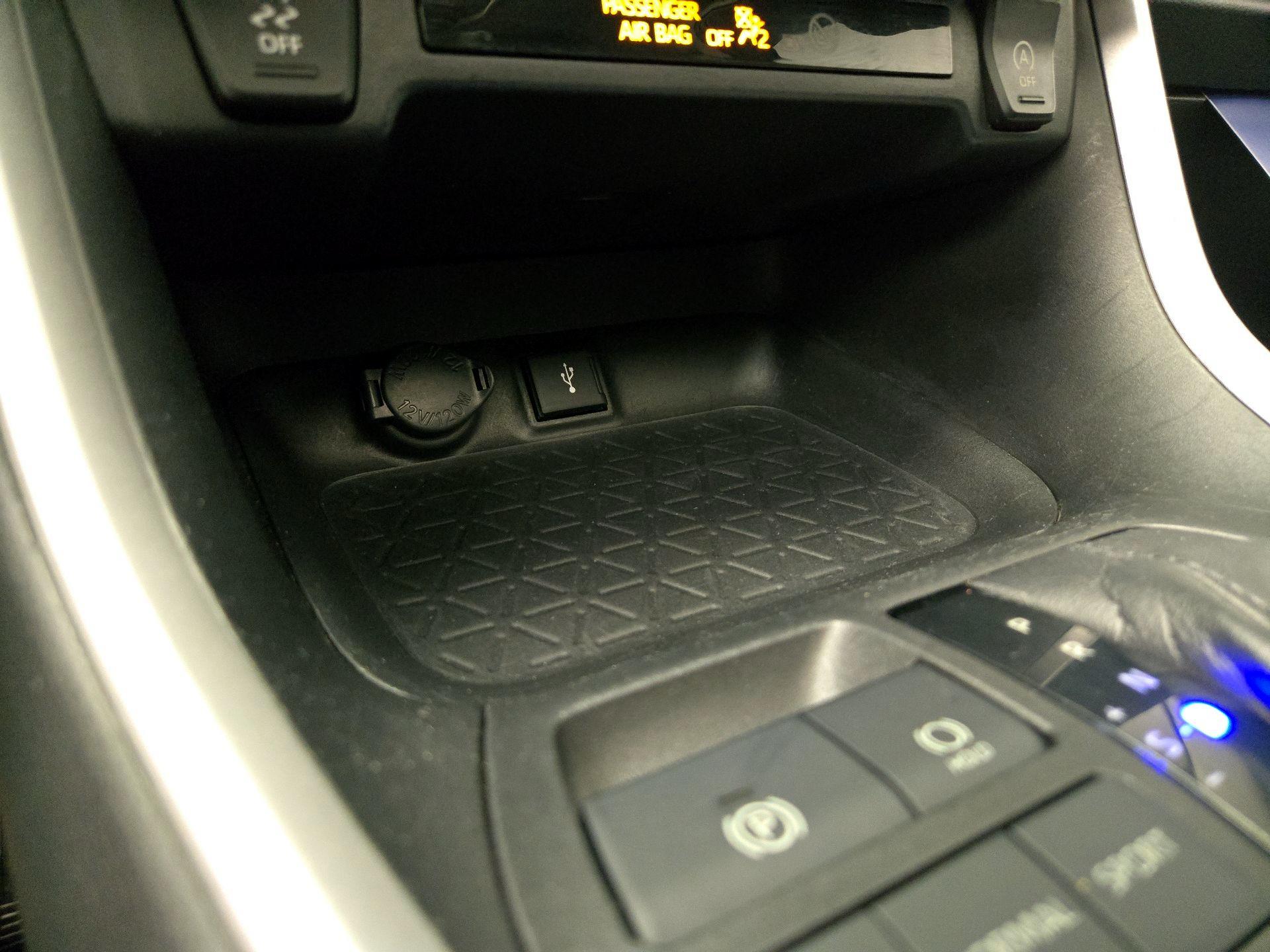 Thumbnail: 2021 Toyota RAV4 - 18