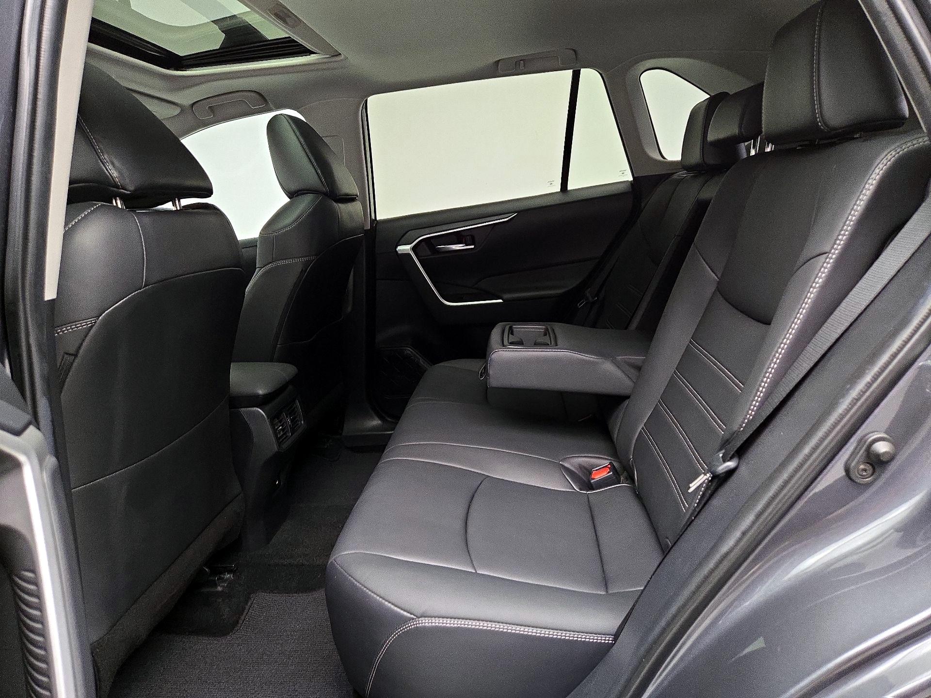 Thumbnail: 2021 Toyota RAV4 - 20