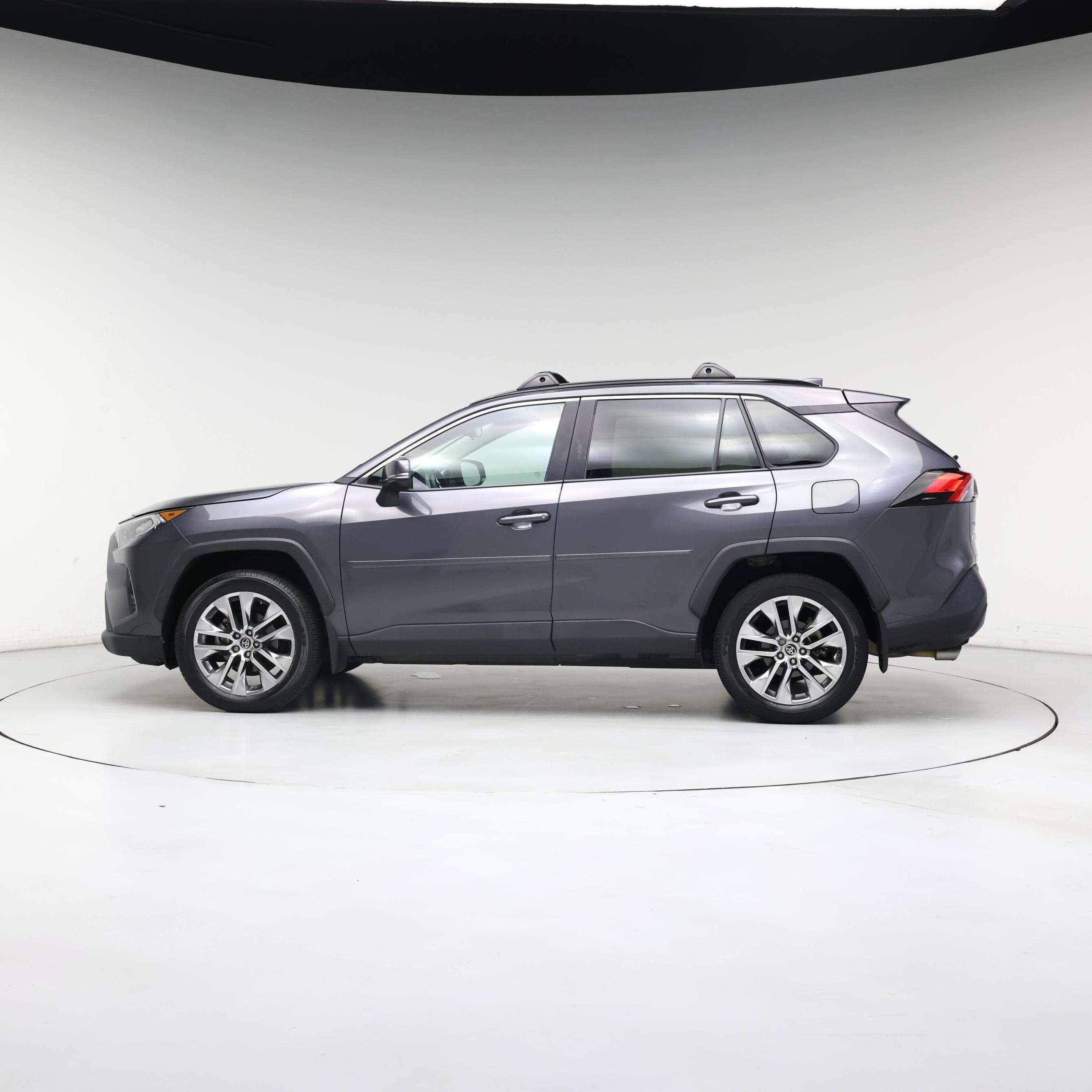 Thumbnail: 2021 Toyota RAV4 - 3