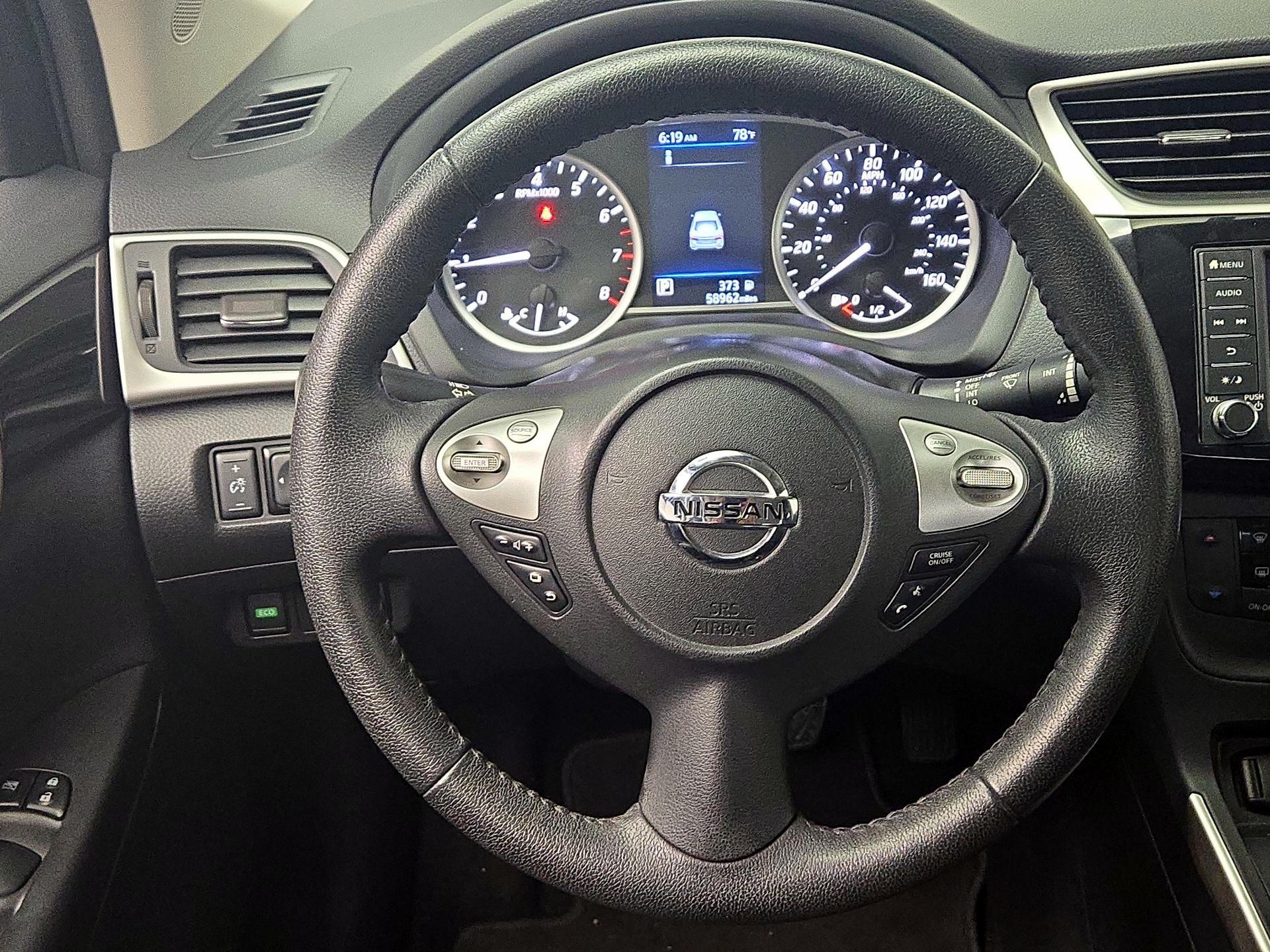 Thumbnail: 2019 Nissan Sentra - 10