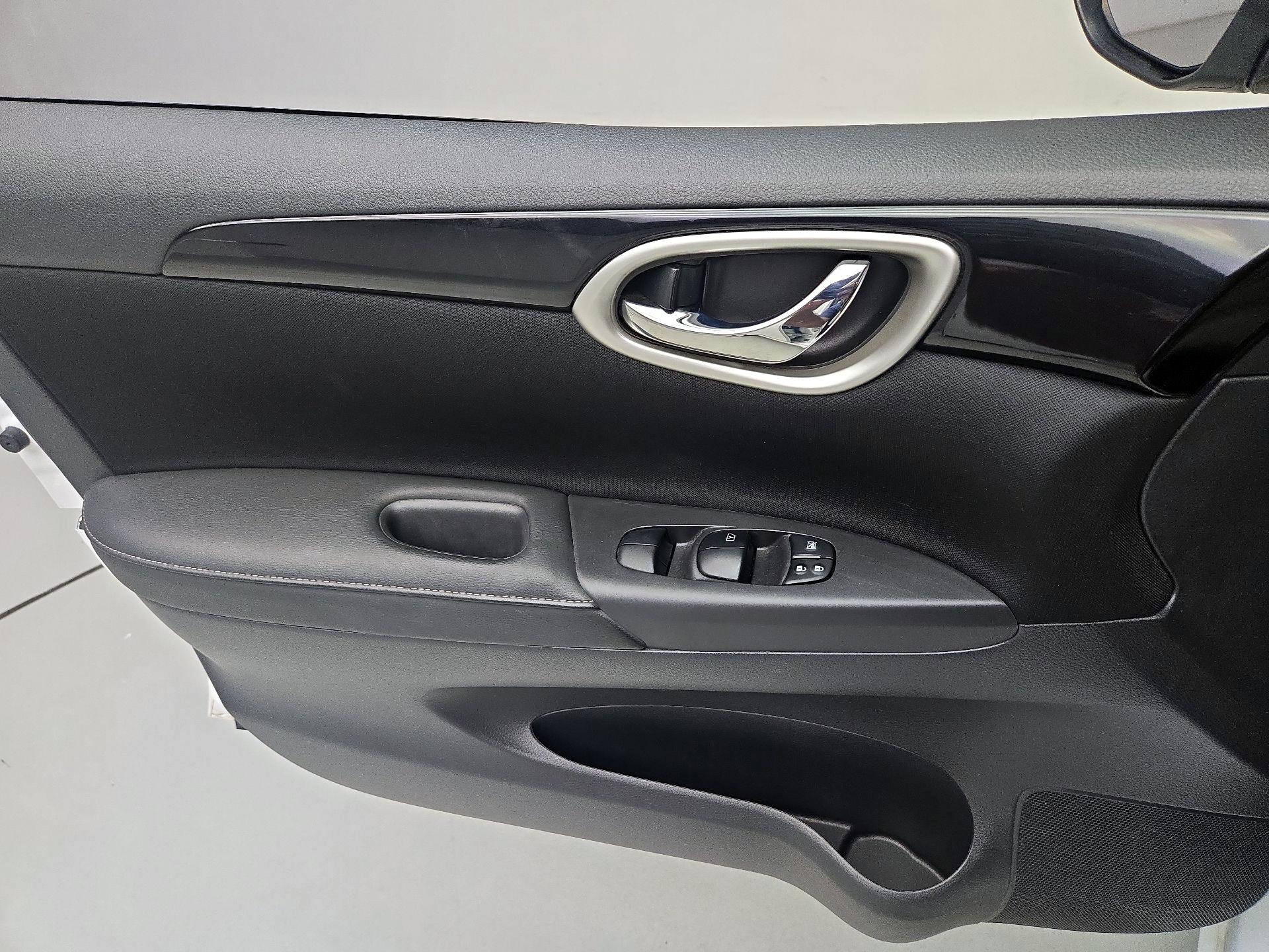 Thumbnail: 2019 Nissan Sentra - 12