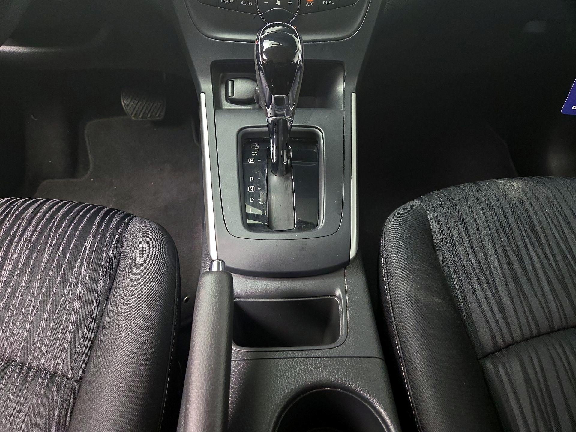 Thumbnail: 2019 Nissan Sentra - 17