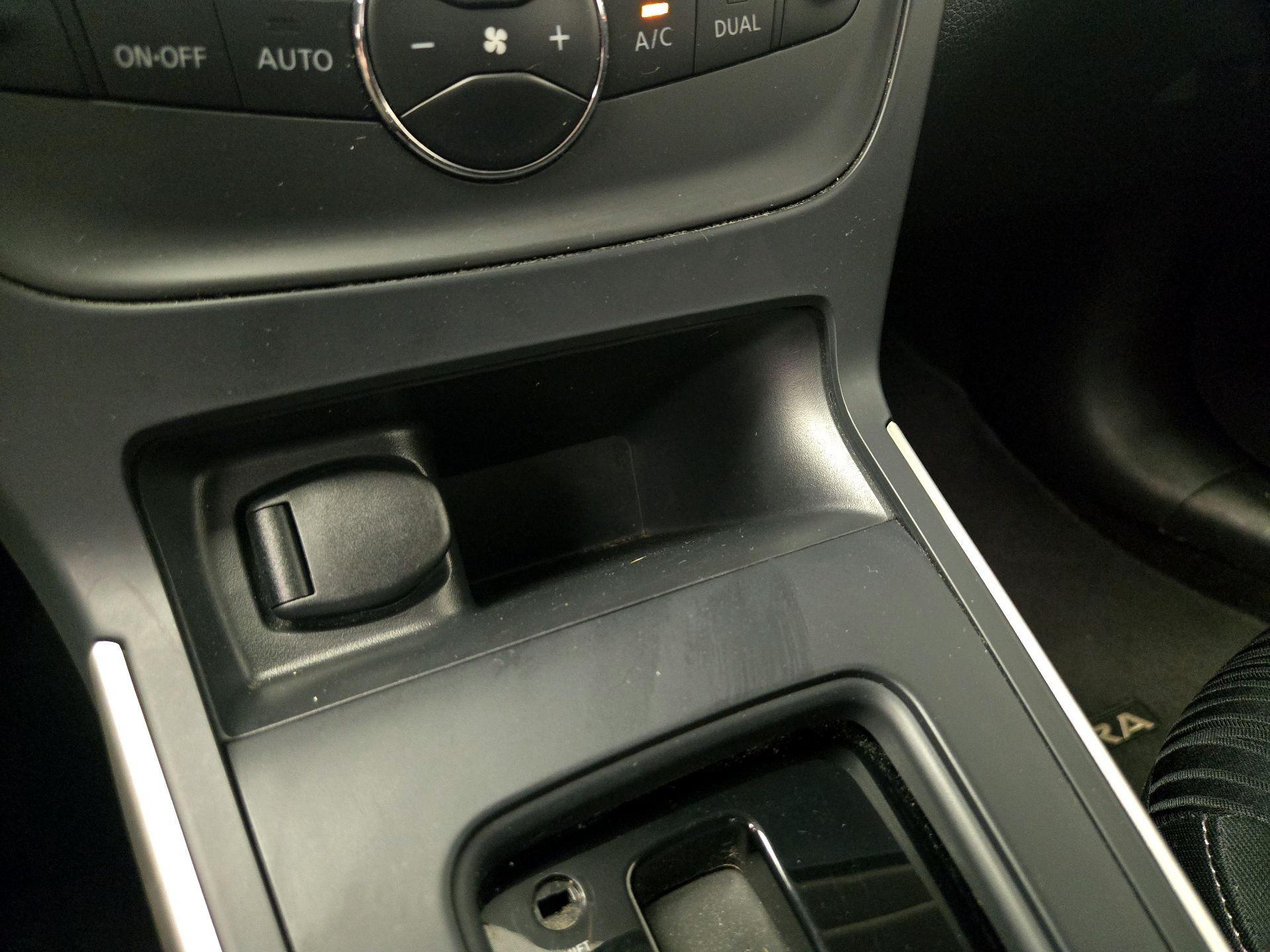 Thumbnail: 2019 Nissan Sentra - 18