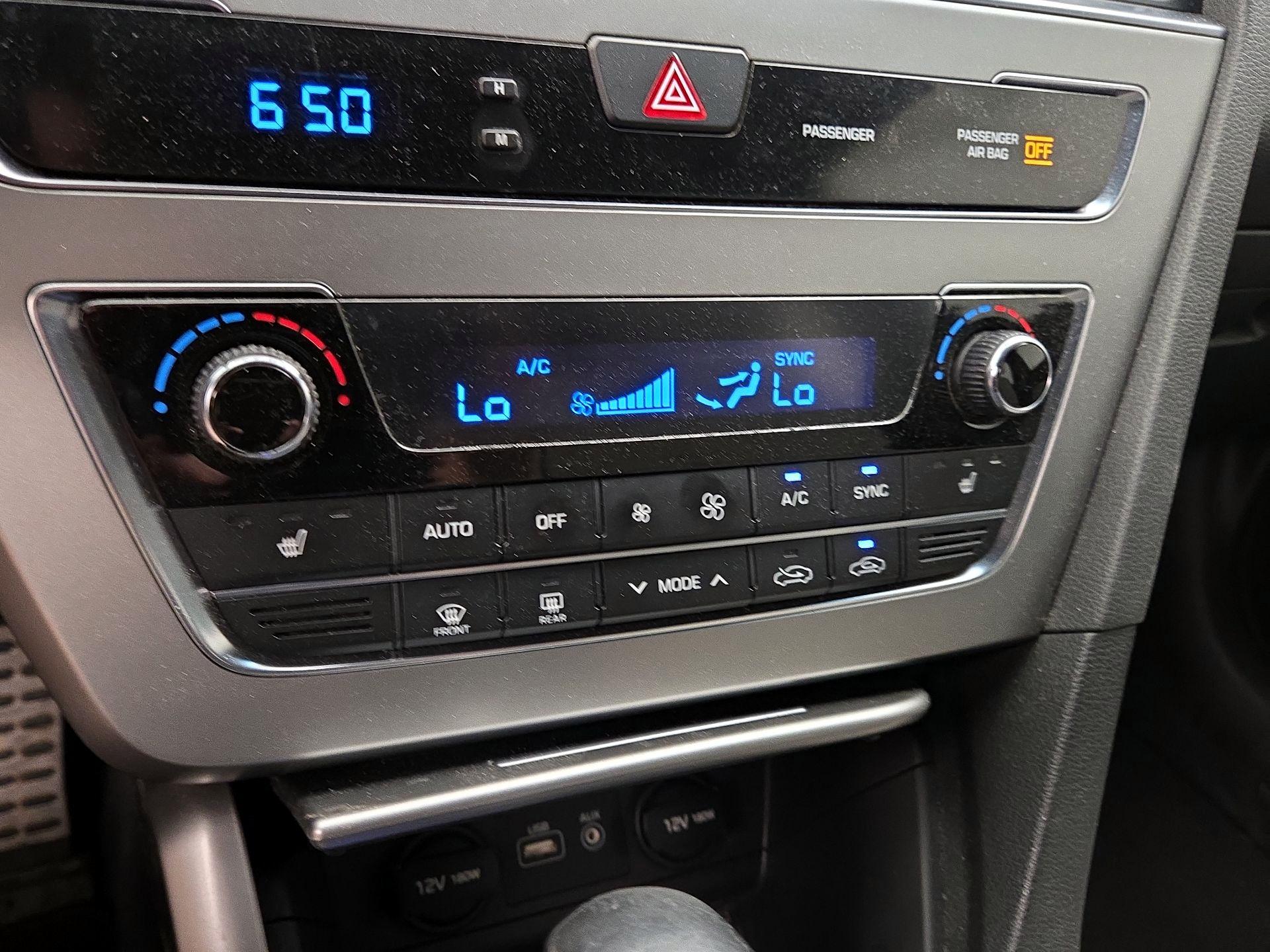 Thumbnail: 2015 Hyundai Sonata - 16