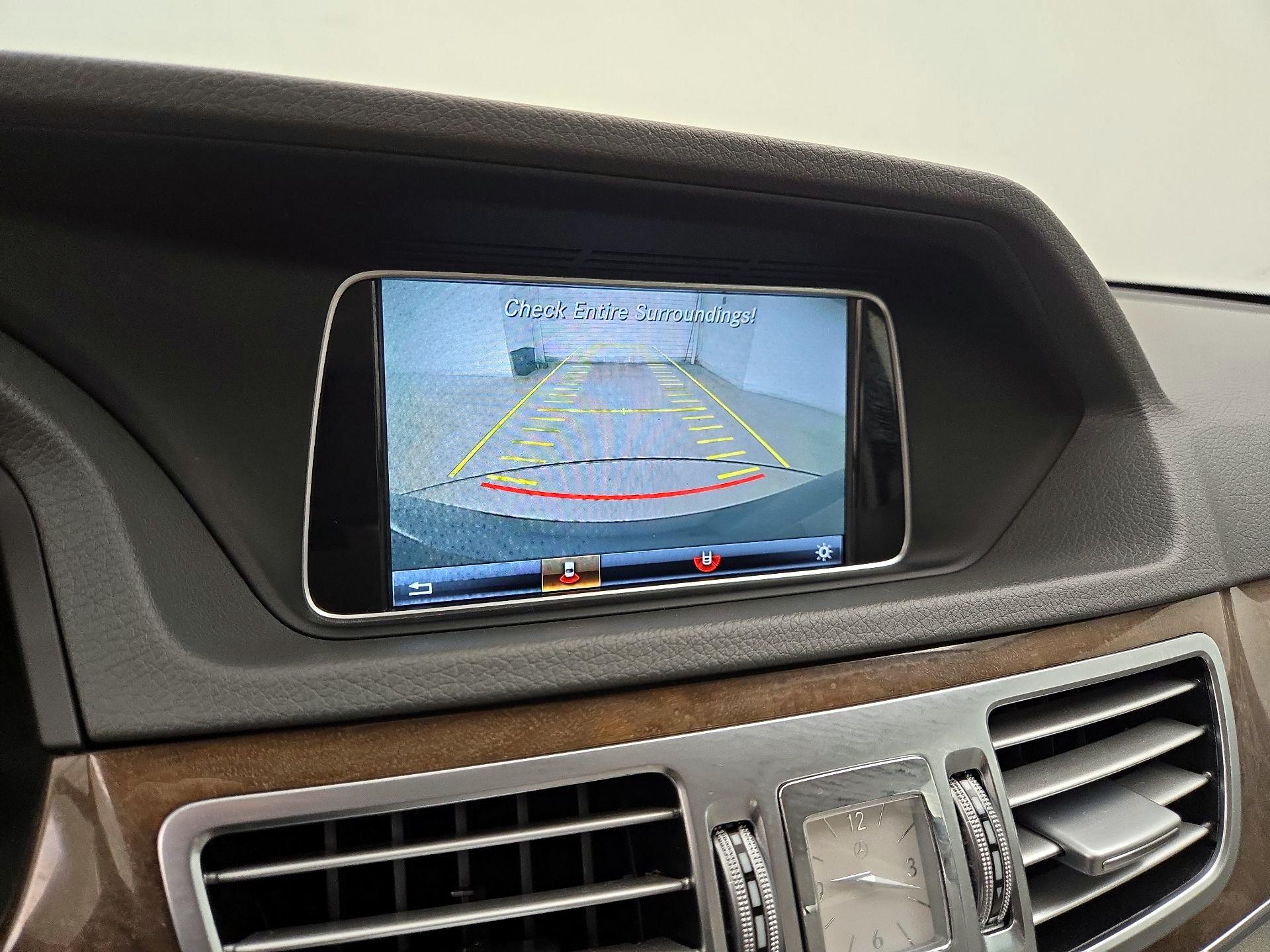 Thumbnail: 2016 Mercedes-Benz E-Class - 15