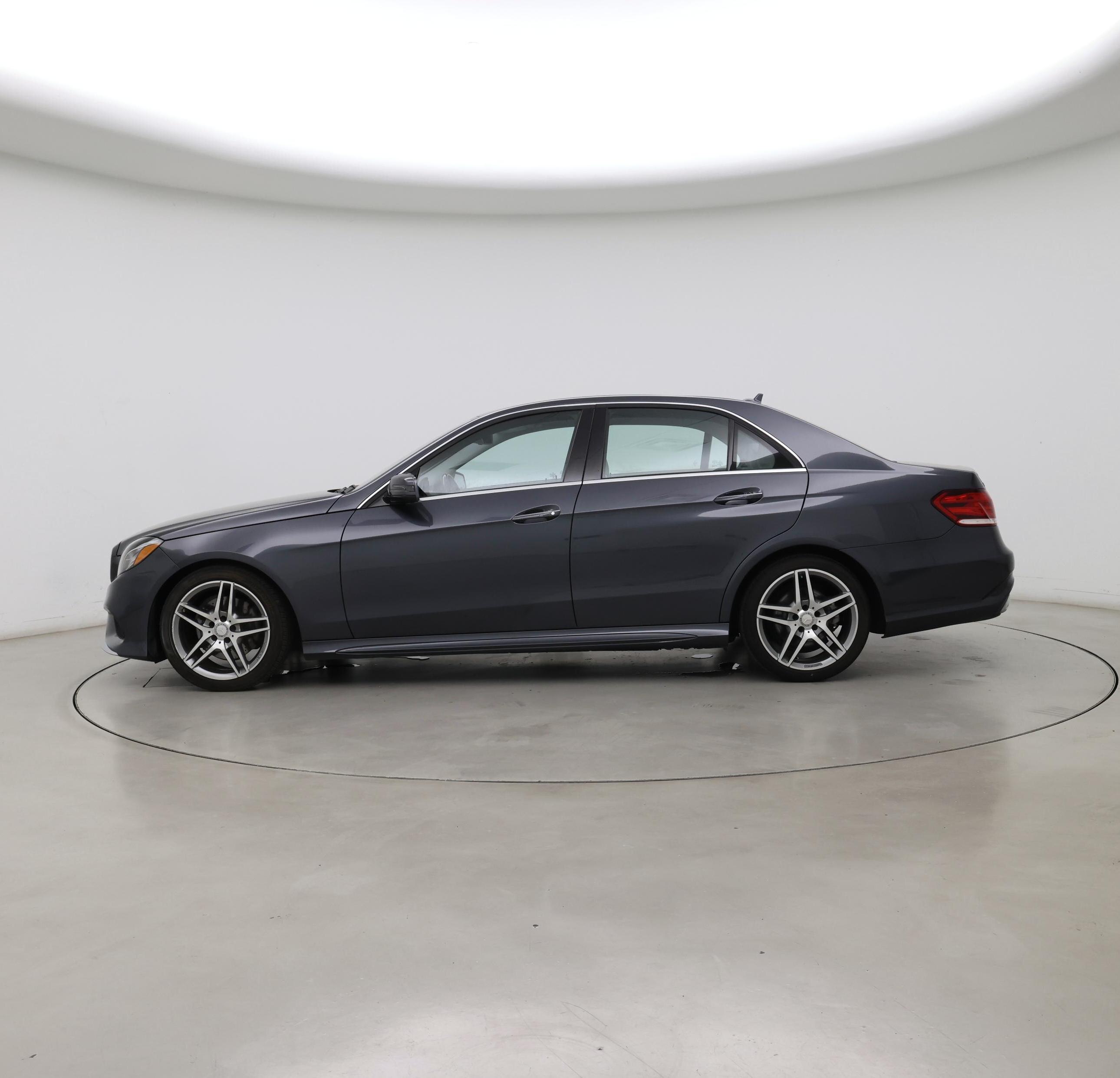 Thumbnail: 2016 Mercedes-Benz E-Class - 3
