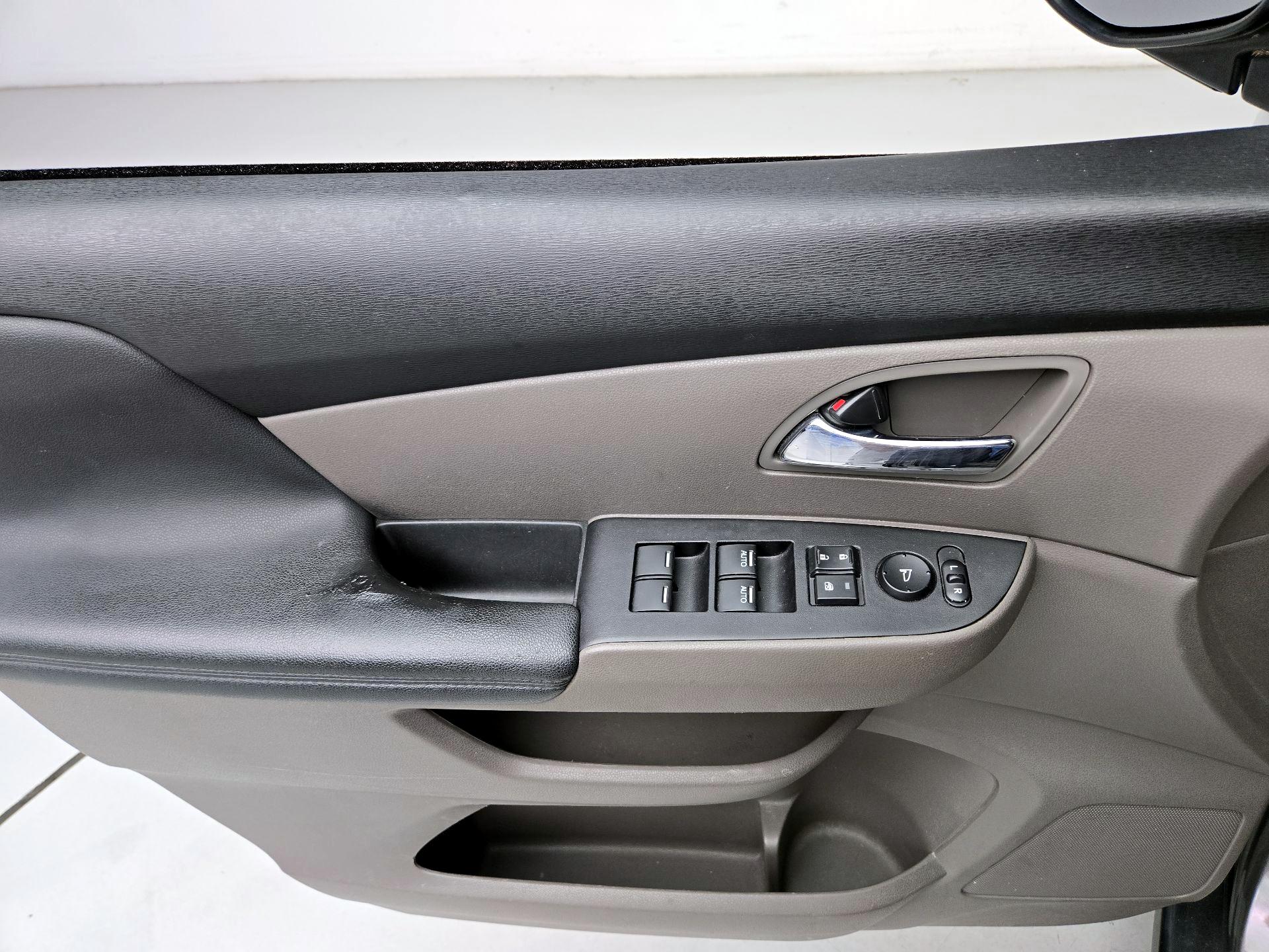 Thumbnail: 2014 Honda Odyssey - 12