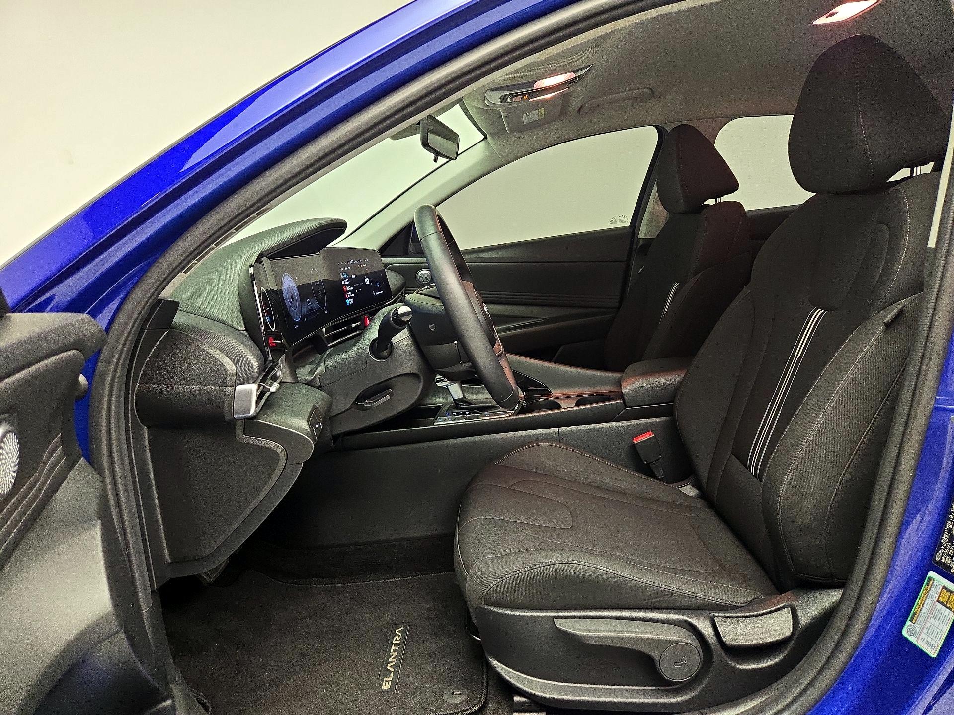 Thumbnail: 2023 Hyundai Elantra - 11