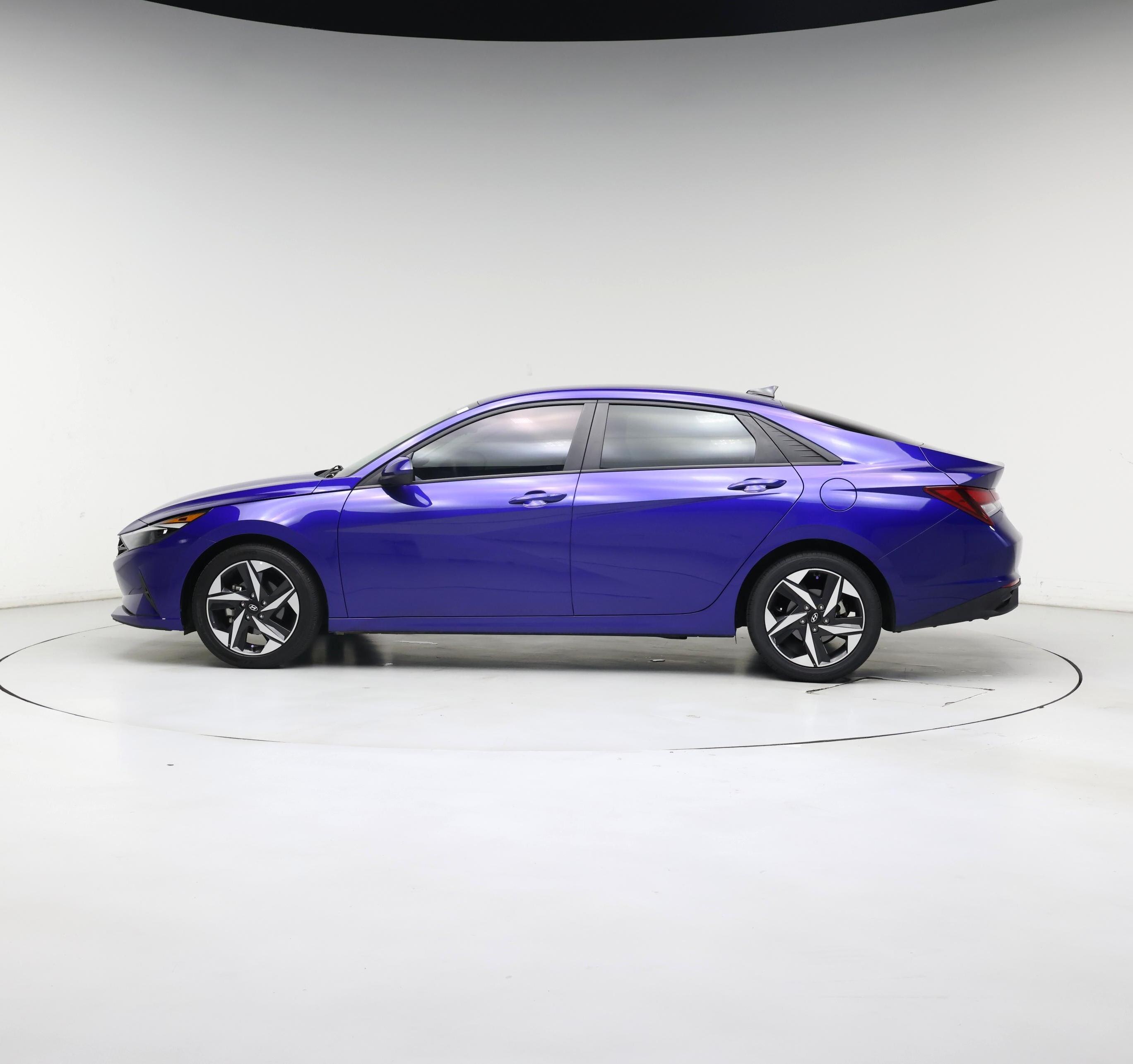 Thumbnail: 2023 Hyundai Elantra - 3