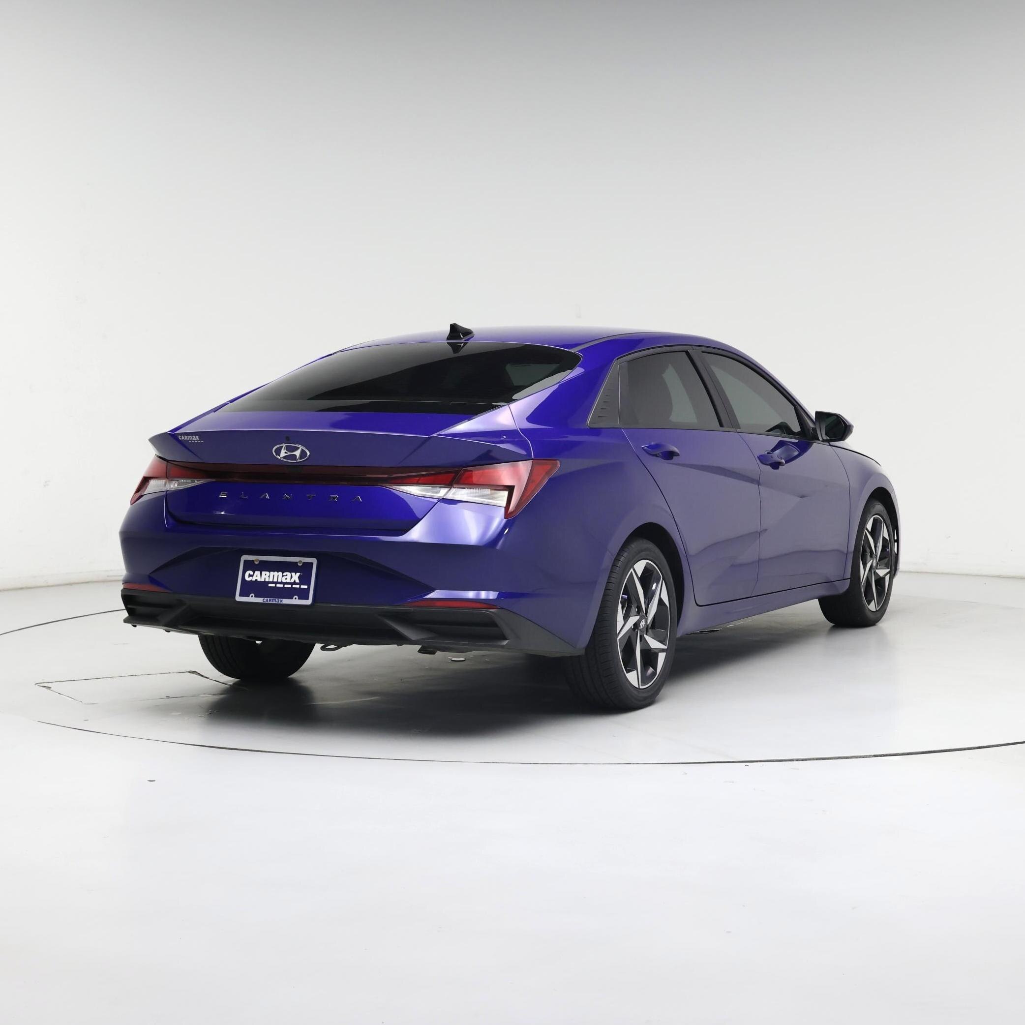 Thumbnail: 2023 Hyundai Elantra - 8