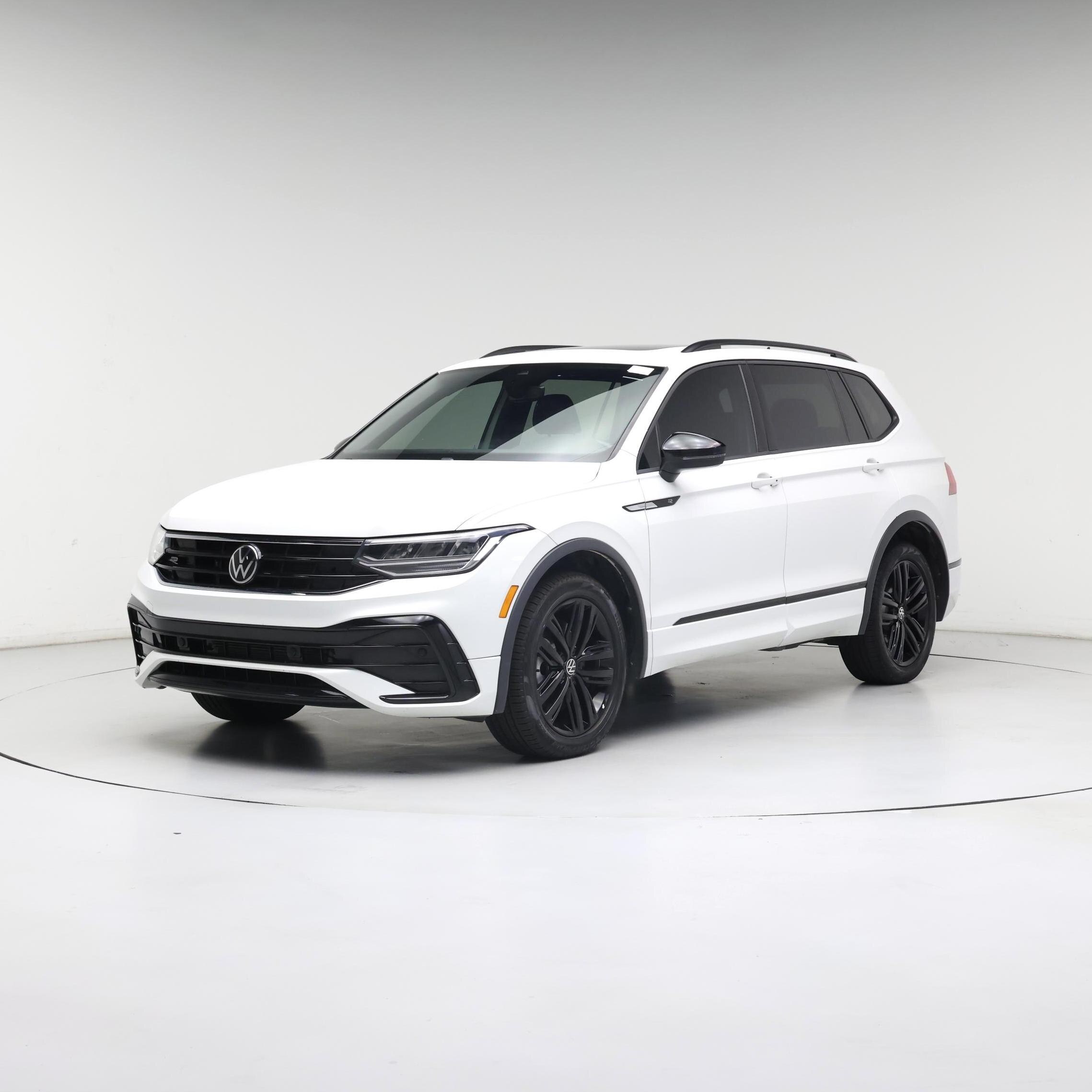 Thumbnail: 2022 Volkswagen Tiguan - 4