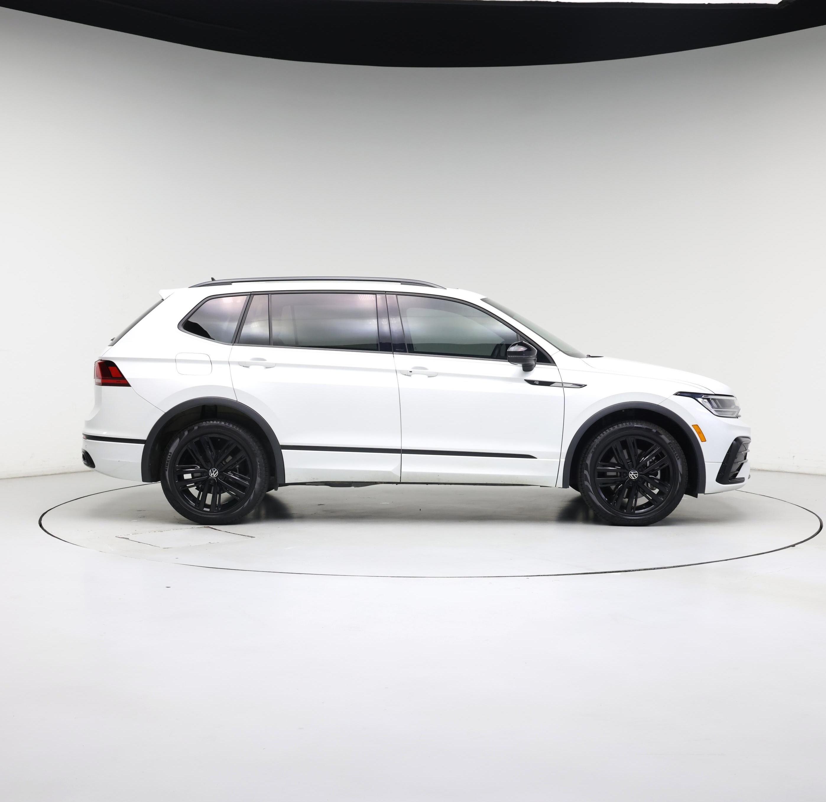 Thumbnail: 2022 Volkswagen Tiguan - 7