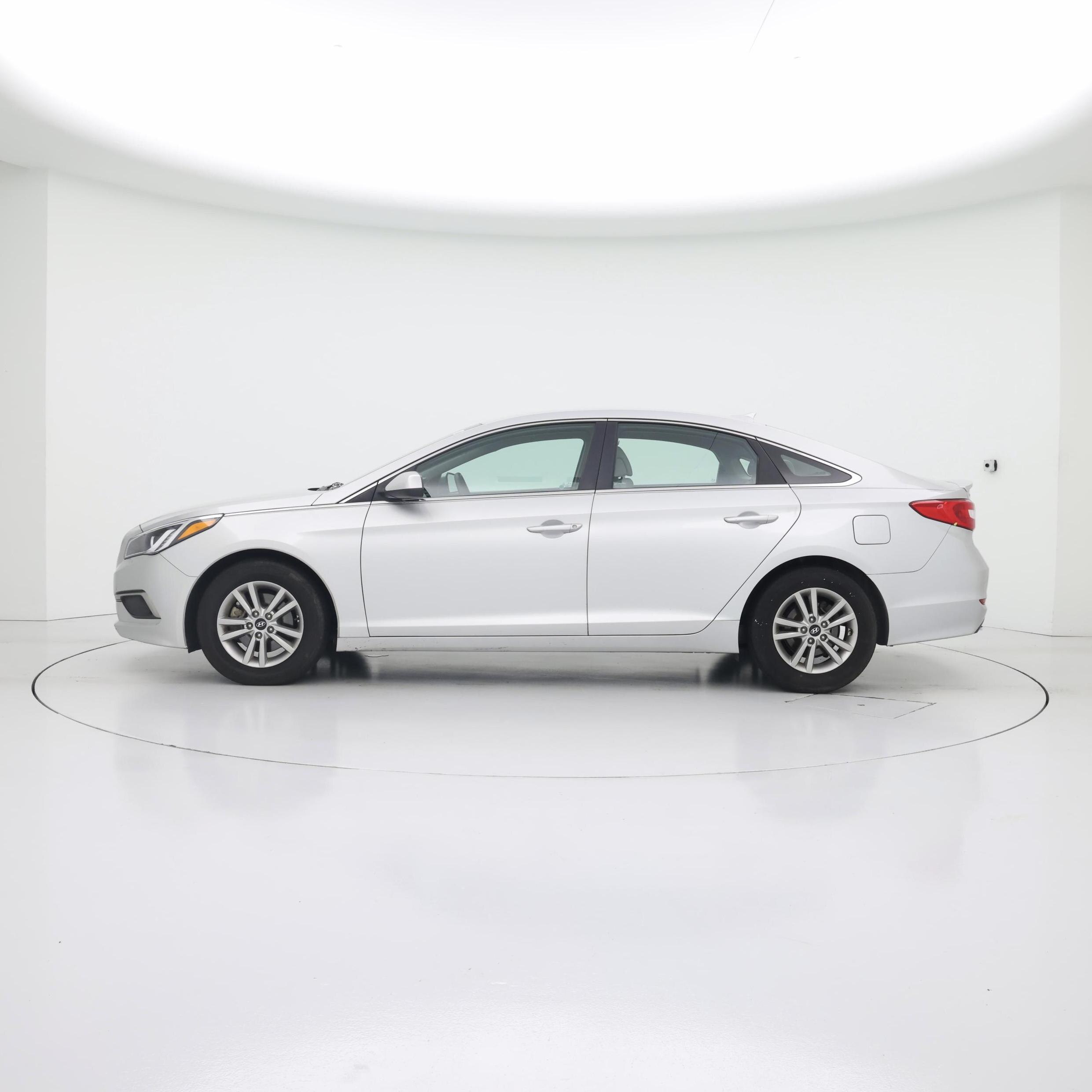 Thumbnail: 2016 Hyundai Sonata - 3