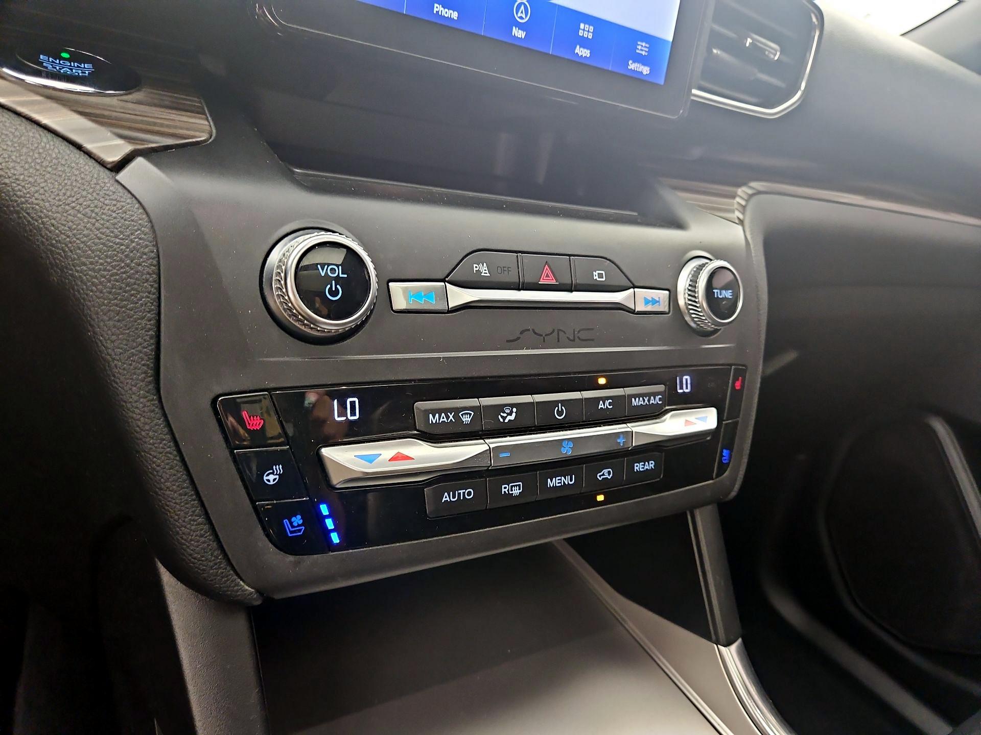 Thumbnail: 2020 Ford Explorer - 17