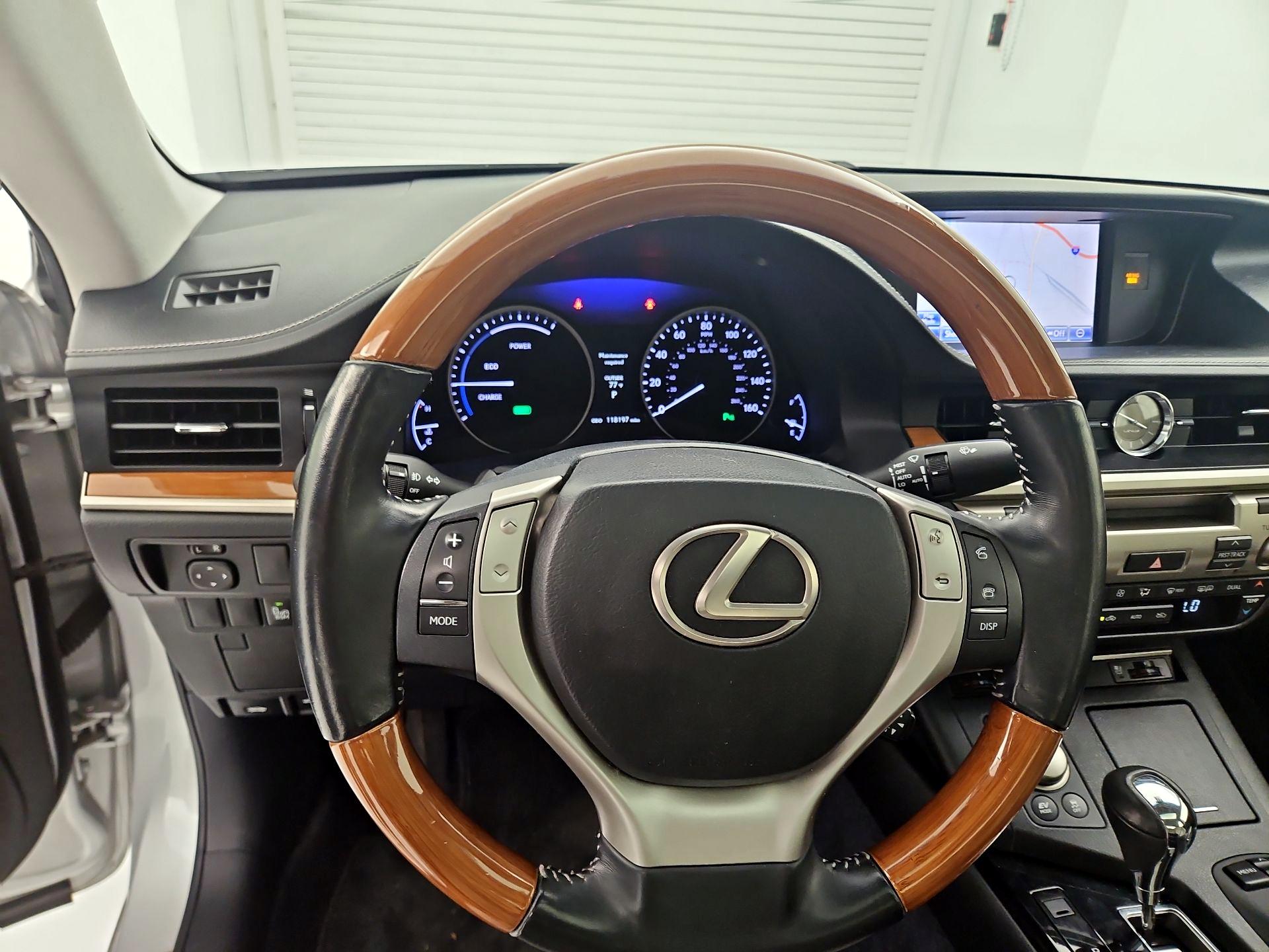 Thumbnail: 2013 Lexus ES - 10