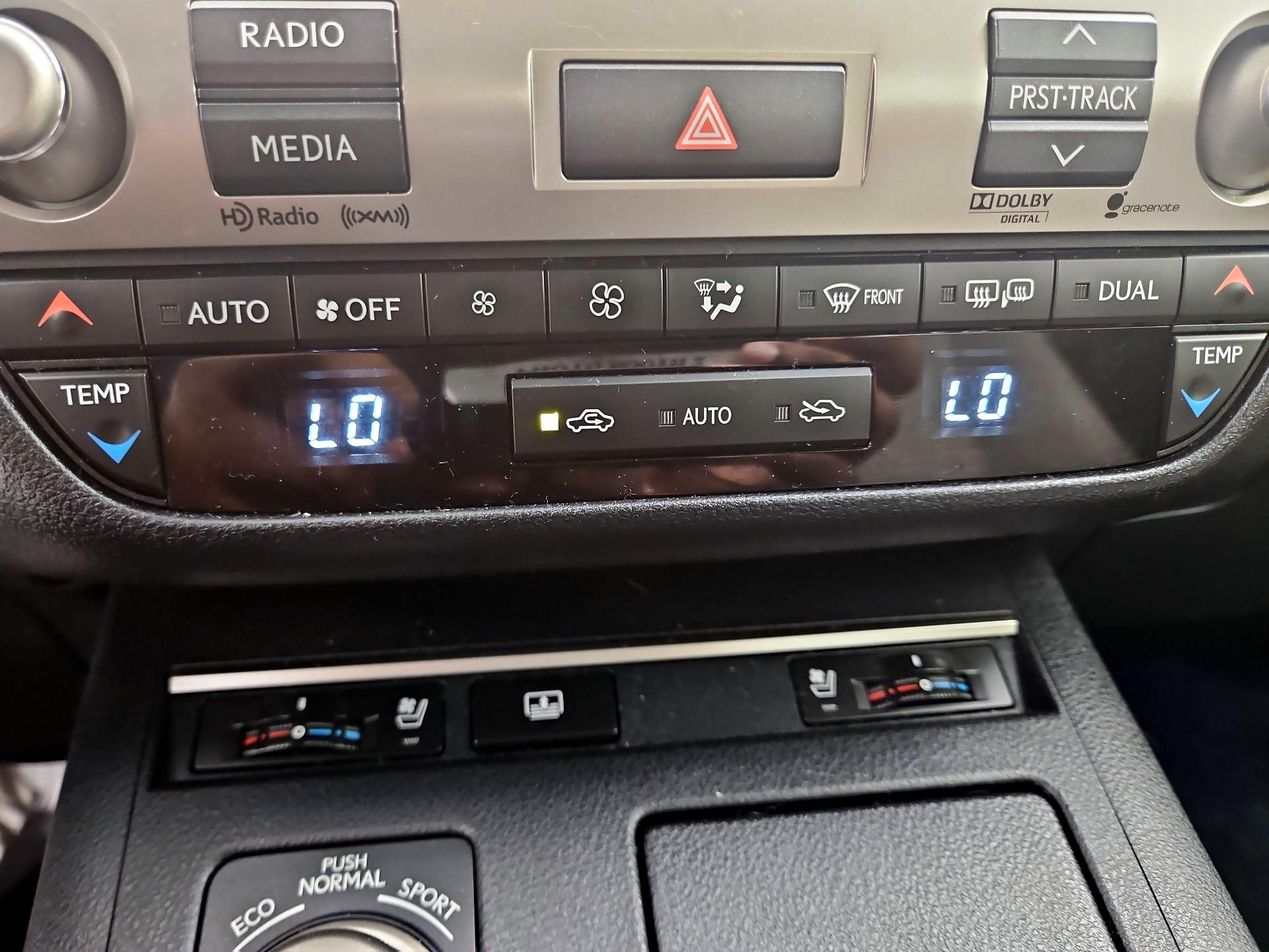 Thumbnail: 2013 Lexus ES - 17