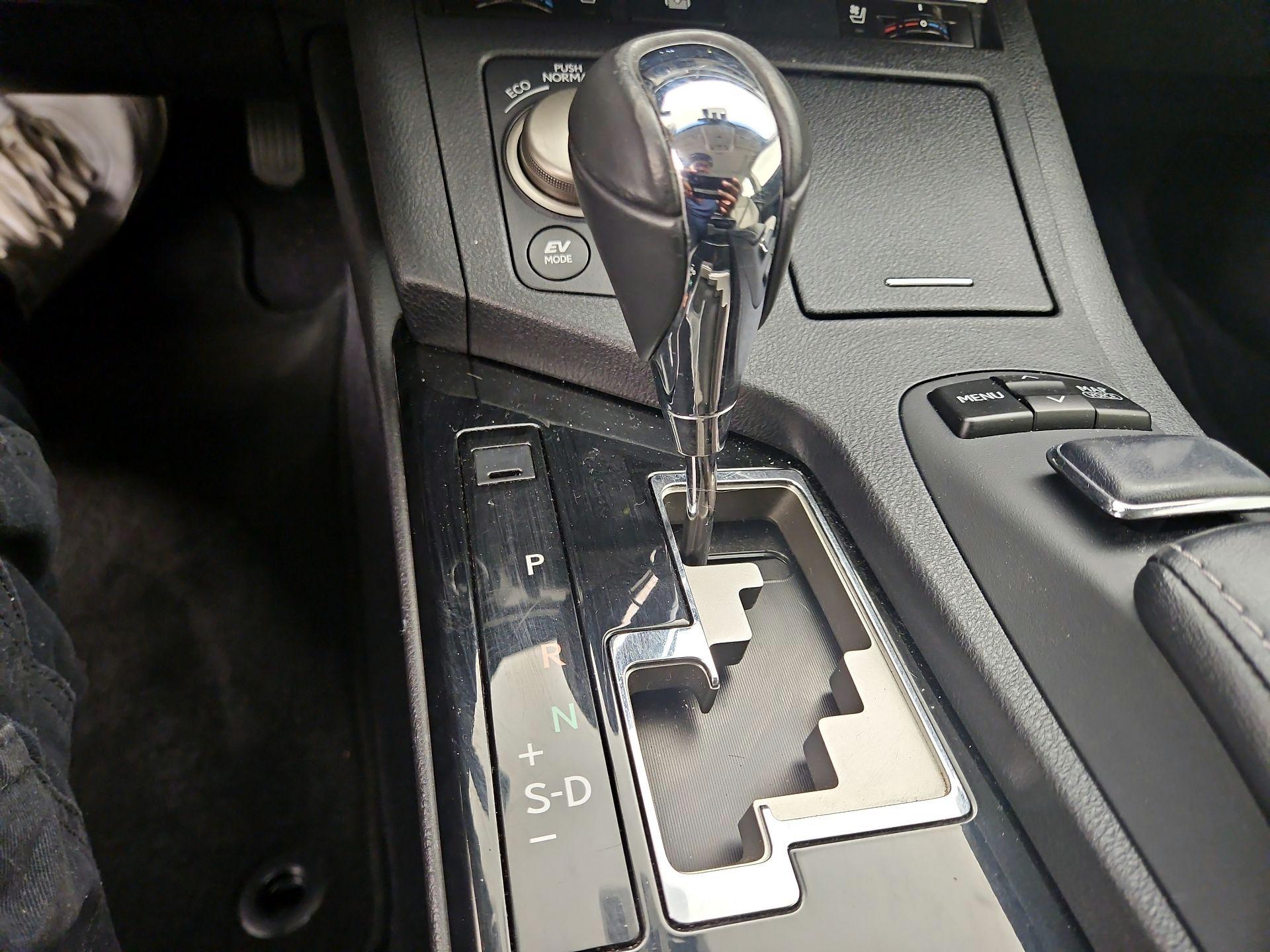 Thumbnail: 2013 Lexus ES - 18