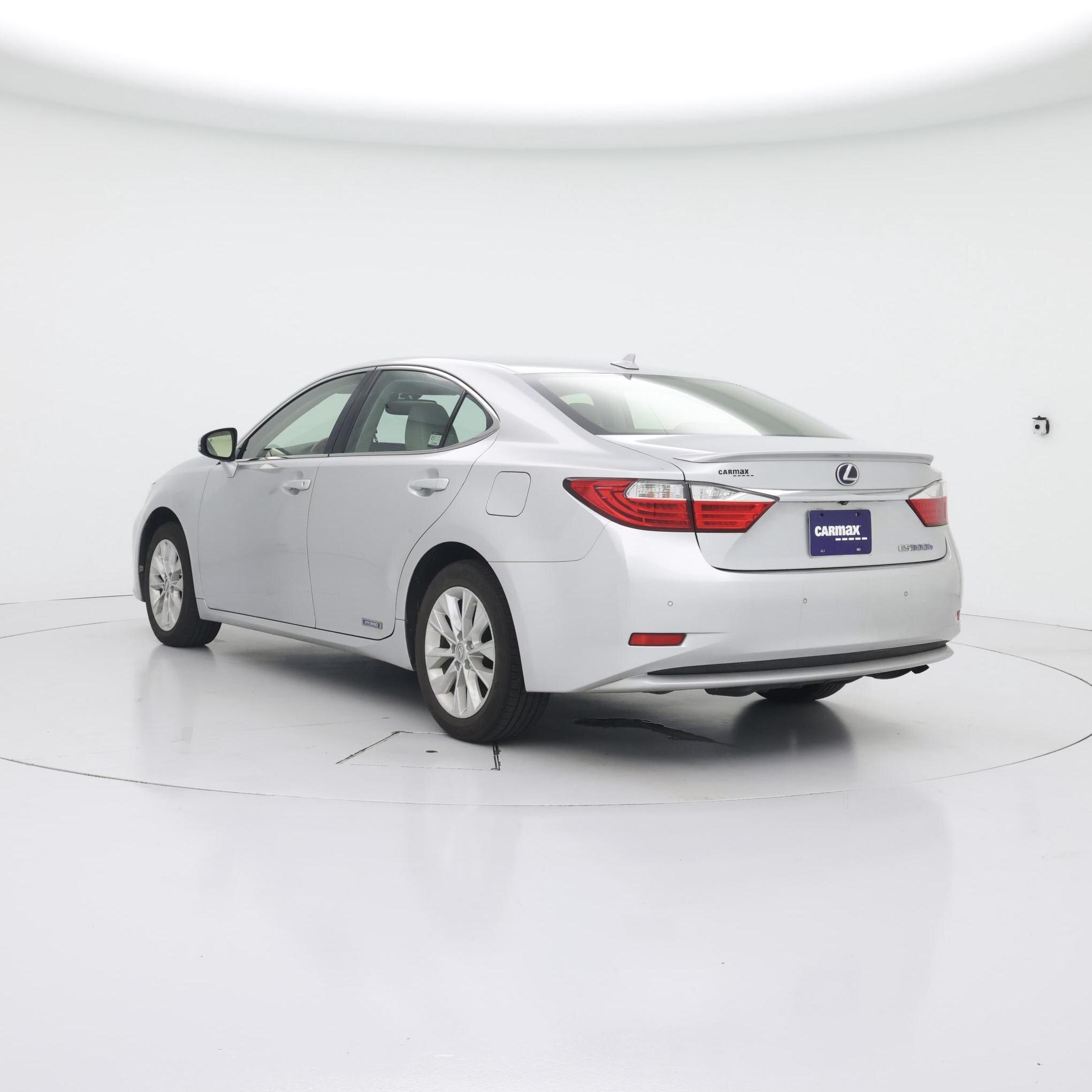 Thumbnail: 2013 Lexus ES - 2