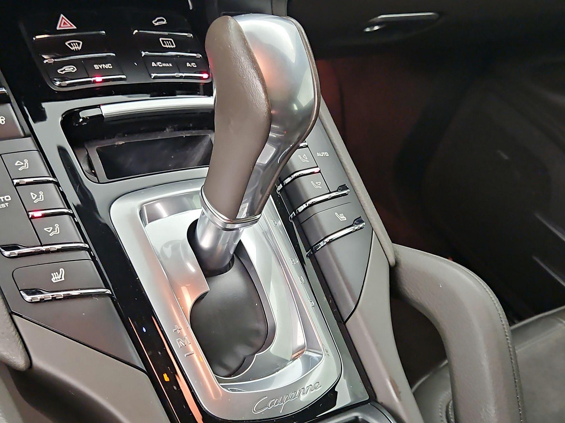 Thumbnail: 2018 Porsche Cayenne - 18