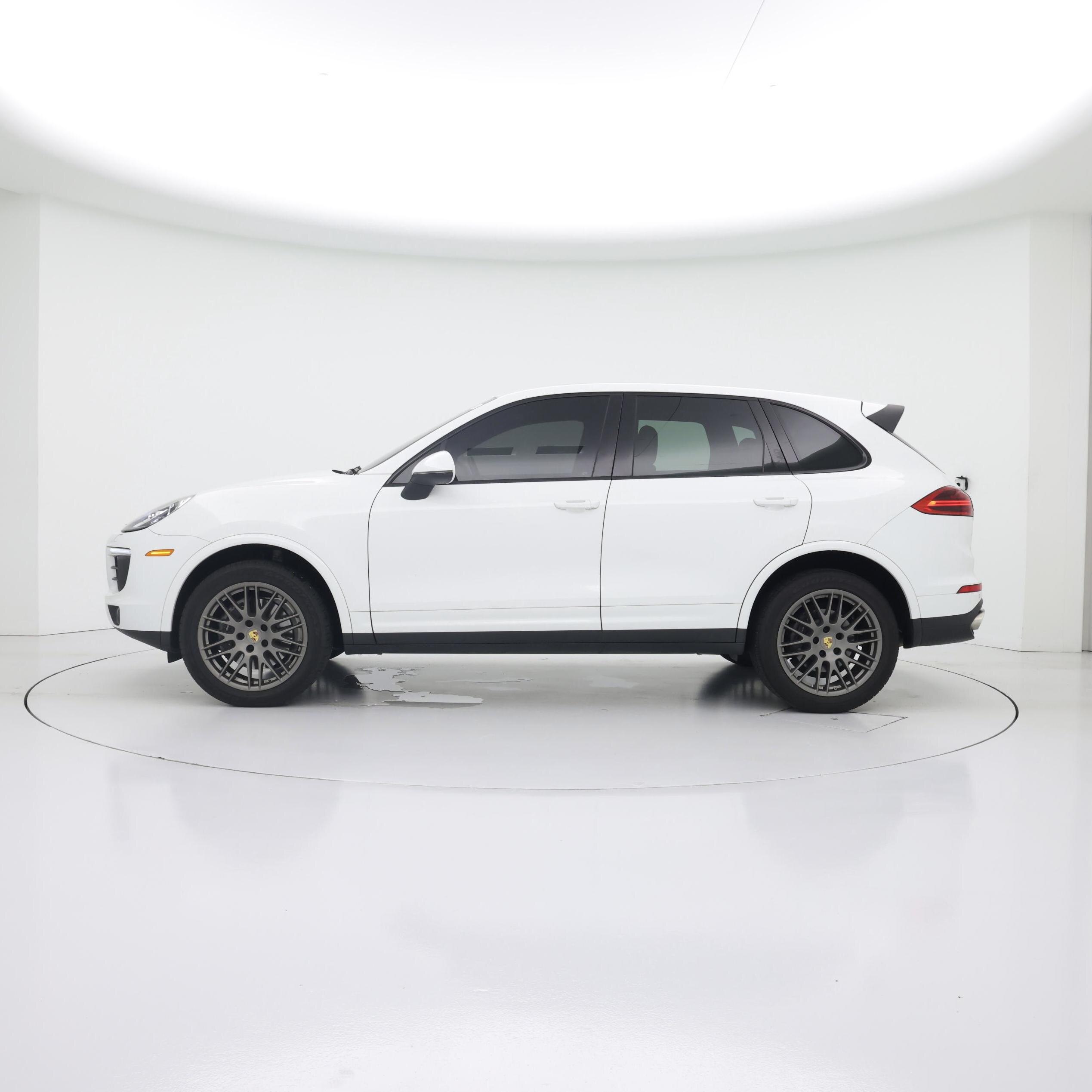 Thumbnail: 2018 Porsche Cayenne - 3