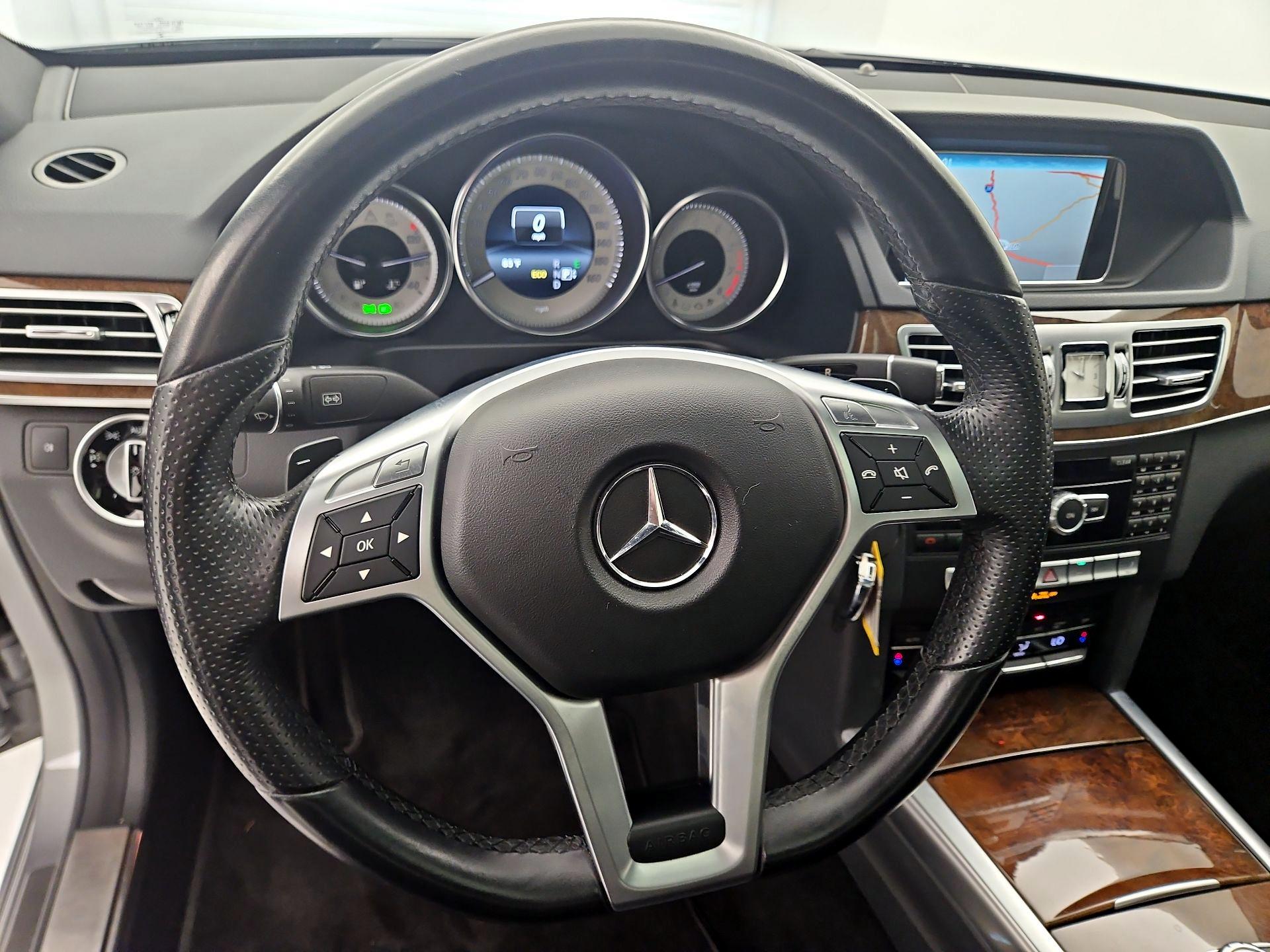 Thumbnail: 2014 Mercedes-Benz E-Class - 10