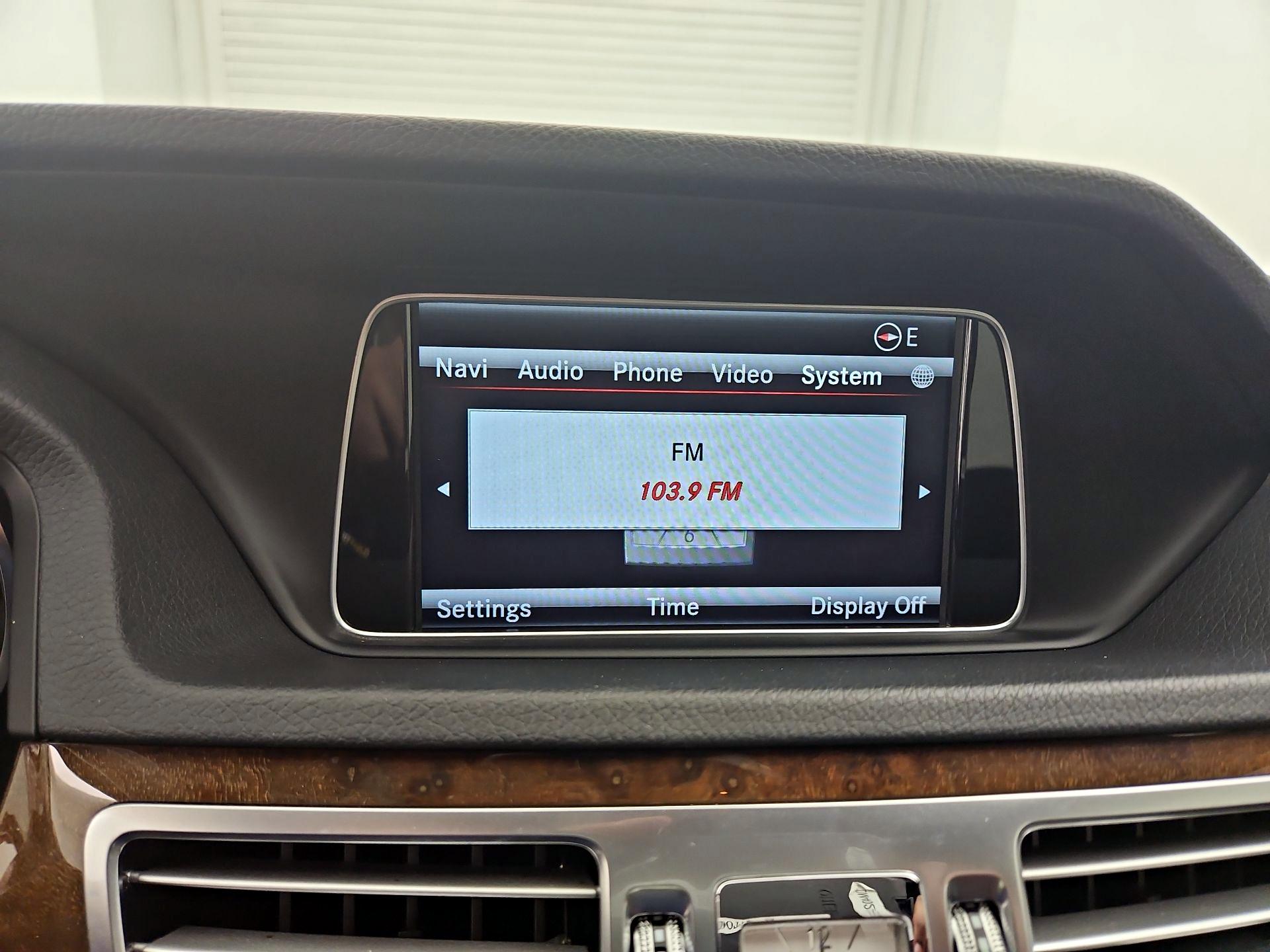 Thumbnail: 2014 Mercedes-Benz E-Class - 16
