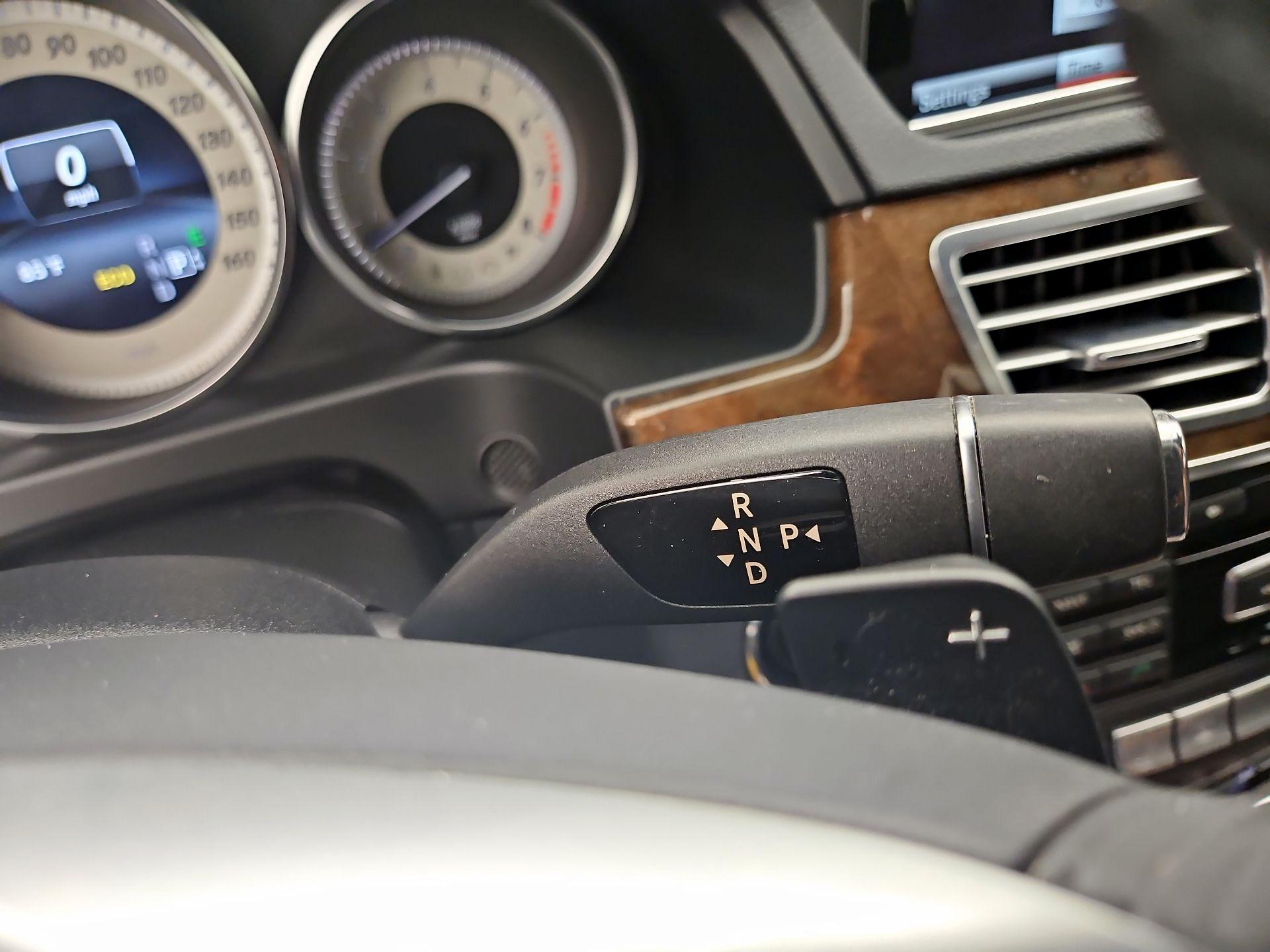 Thumbnail: 2014 Mercedes-Benz E-Class - 18