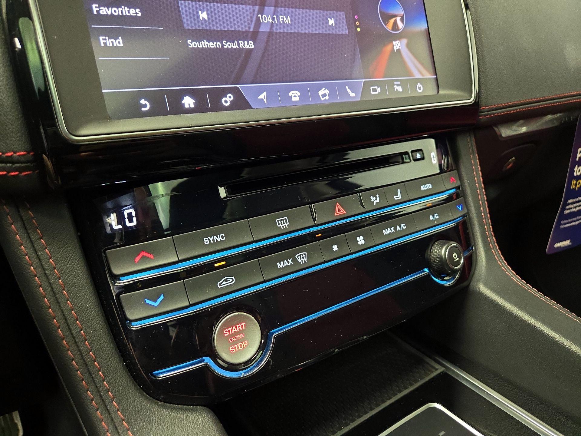 Thumbnail: 2020 Jaguar F-Pace - 17