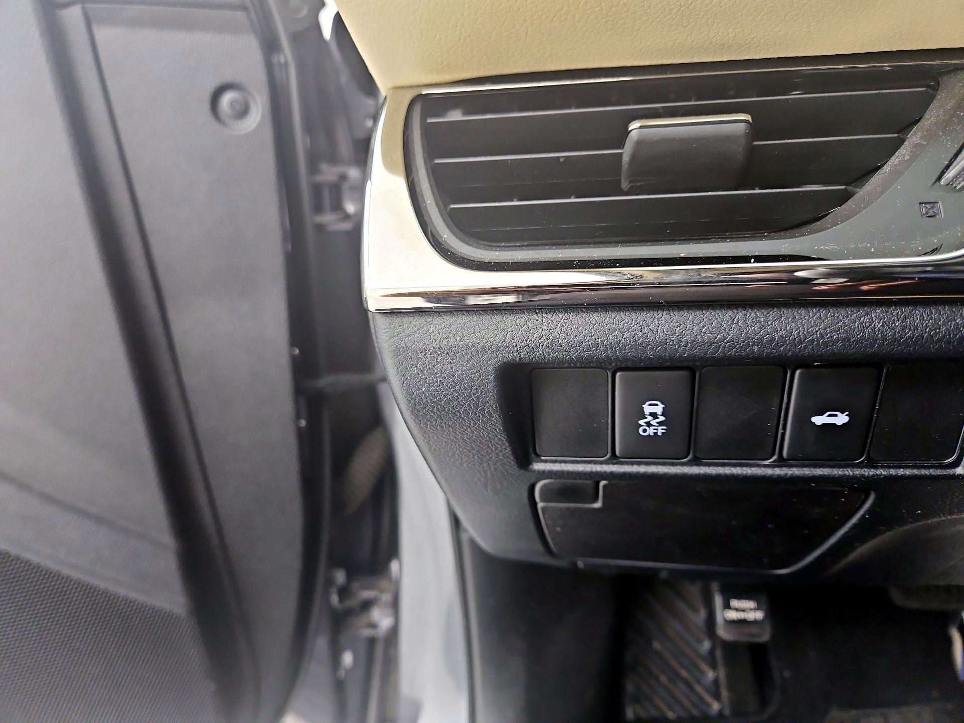 Thumbnail: 2016 Toyota Avalon - 13